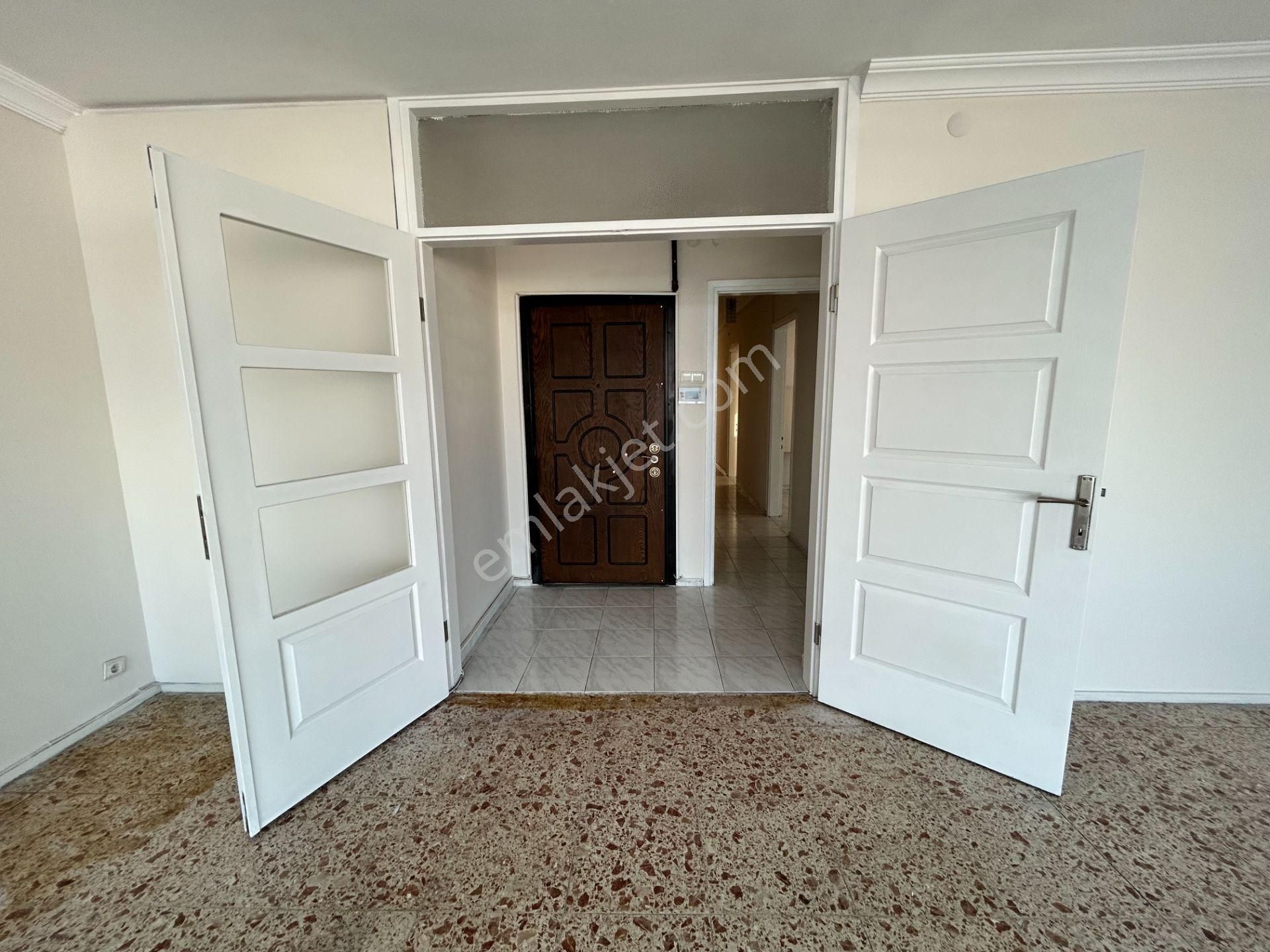 Karşıyaka Da, Harika Deniz Manzaralı Kiralık Yalı Dairesi - Görsel 7