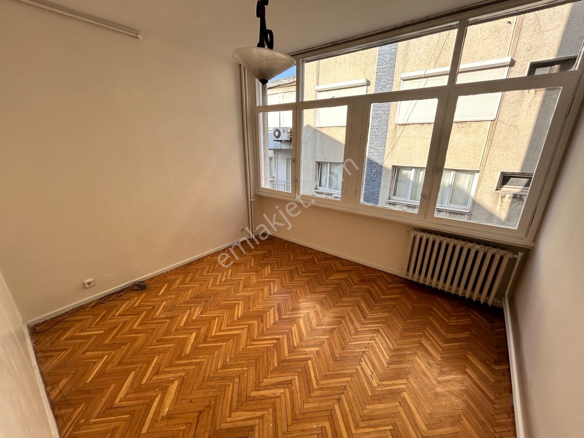 Karşıyaka Da, Harika Deniz Manzaralı Kiralık Yalı Dairesi - Görsel 15