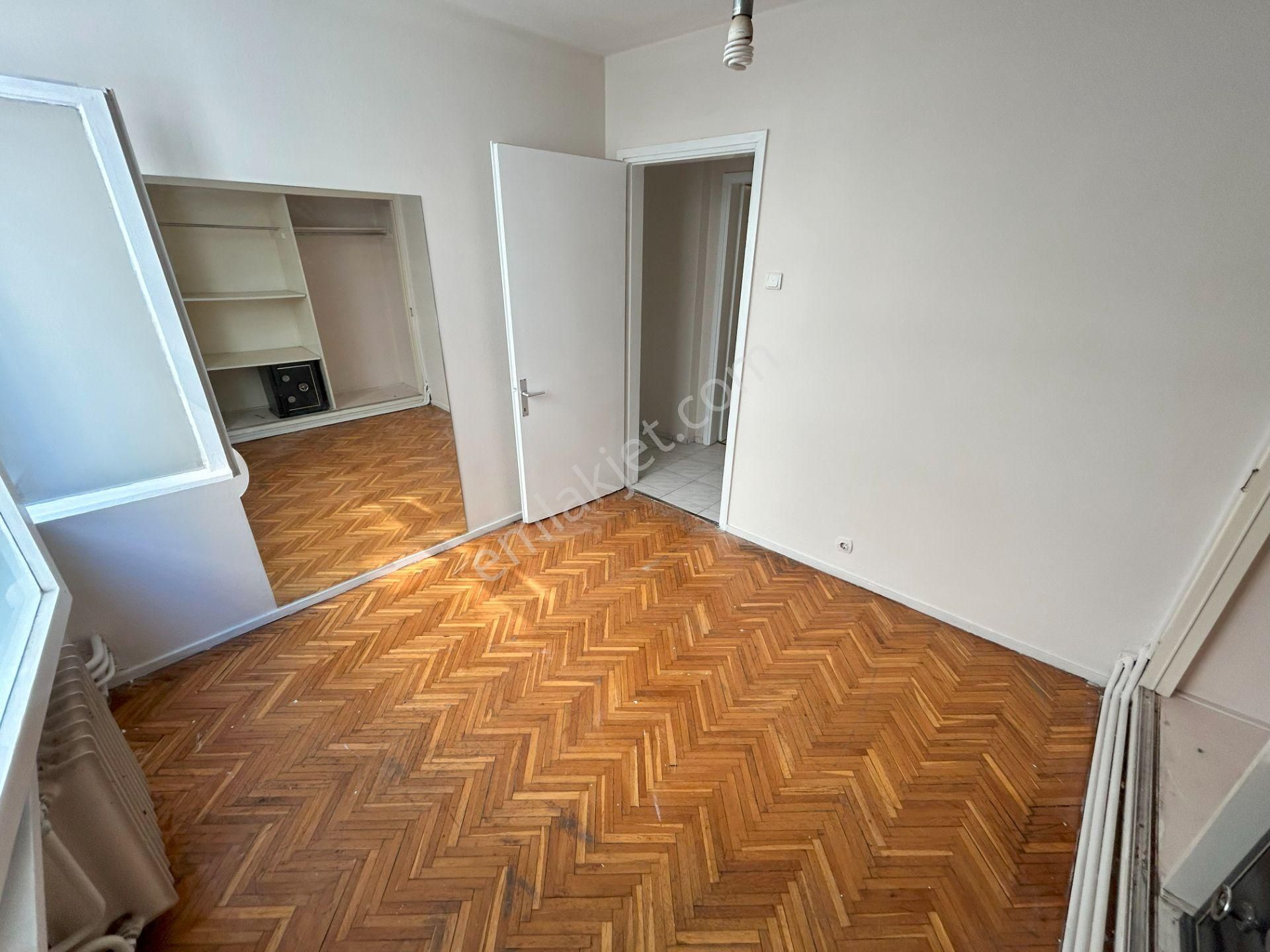Karşıyaka Da, Harika Deniz Manzaralı Kiralık Yalı Dairesi - Görsel 14
