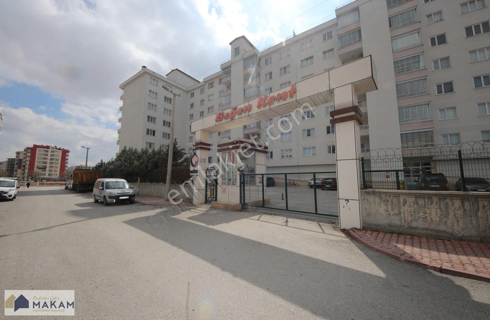 Fetih Cad. Cepheli Beğenkent Sitesi Bakımlı Satılık 3+1 Daire