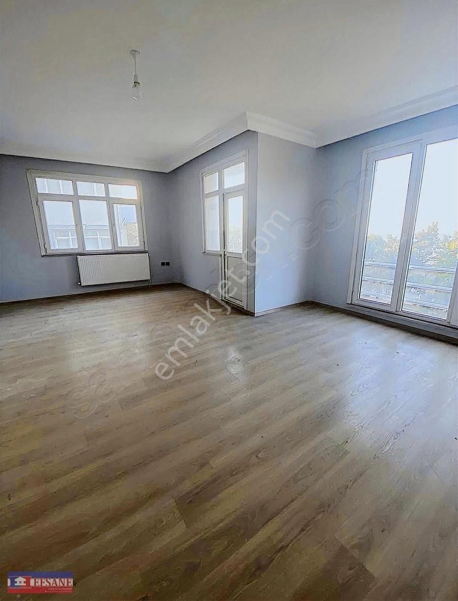 Efsane Emlak'tan Kiralık Daire