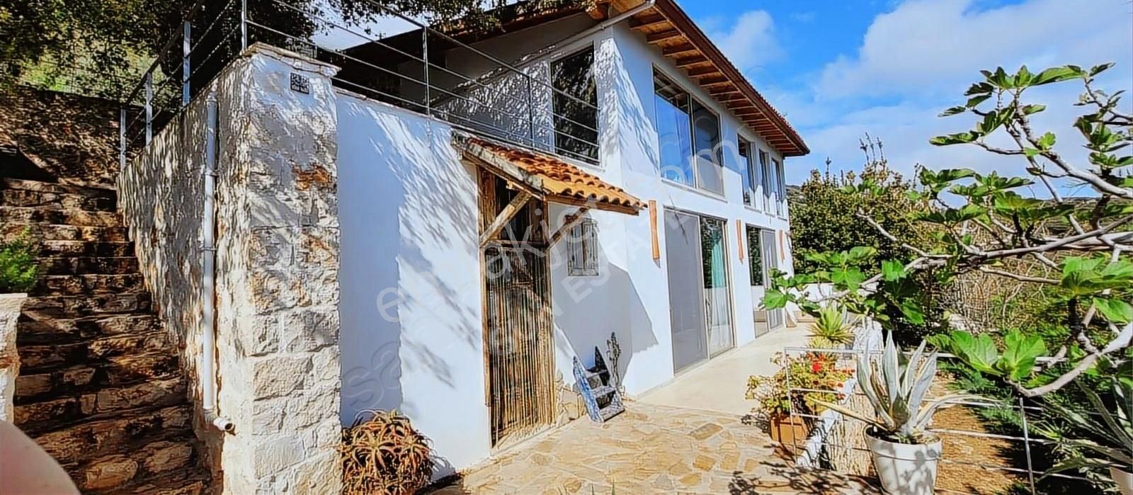 Kaş Yeniköy'de Müstakil Ev