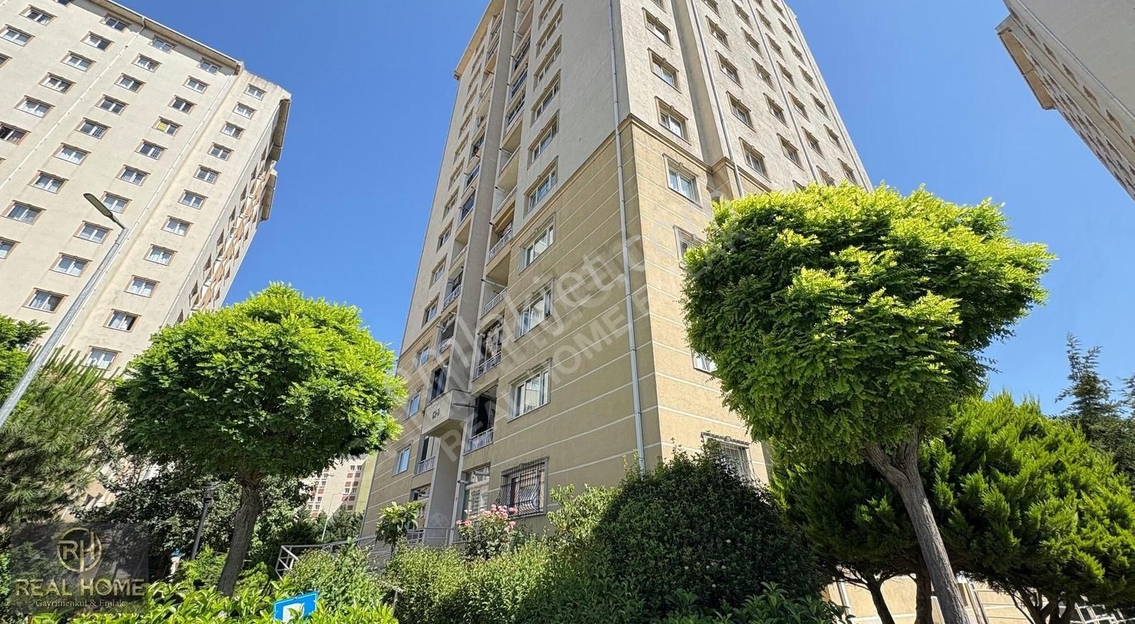 Halkalı Toki Göl Konutları'nda Tadilatlı 3+1 Kiralık Daire
