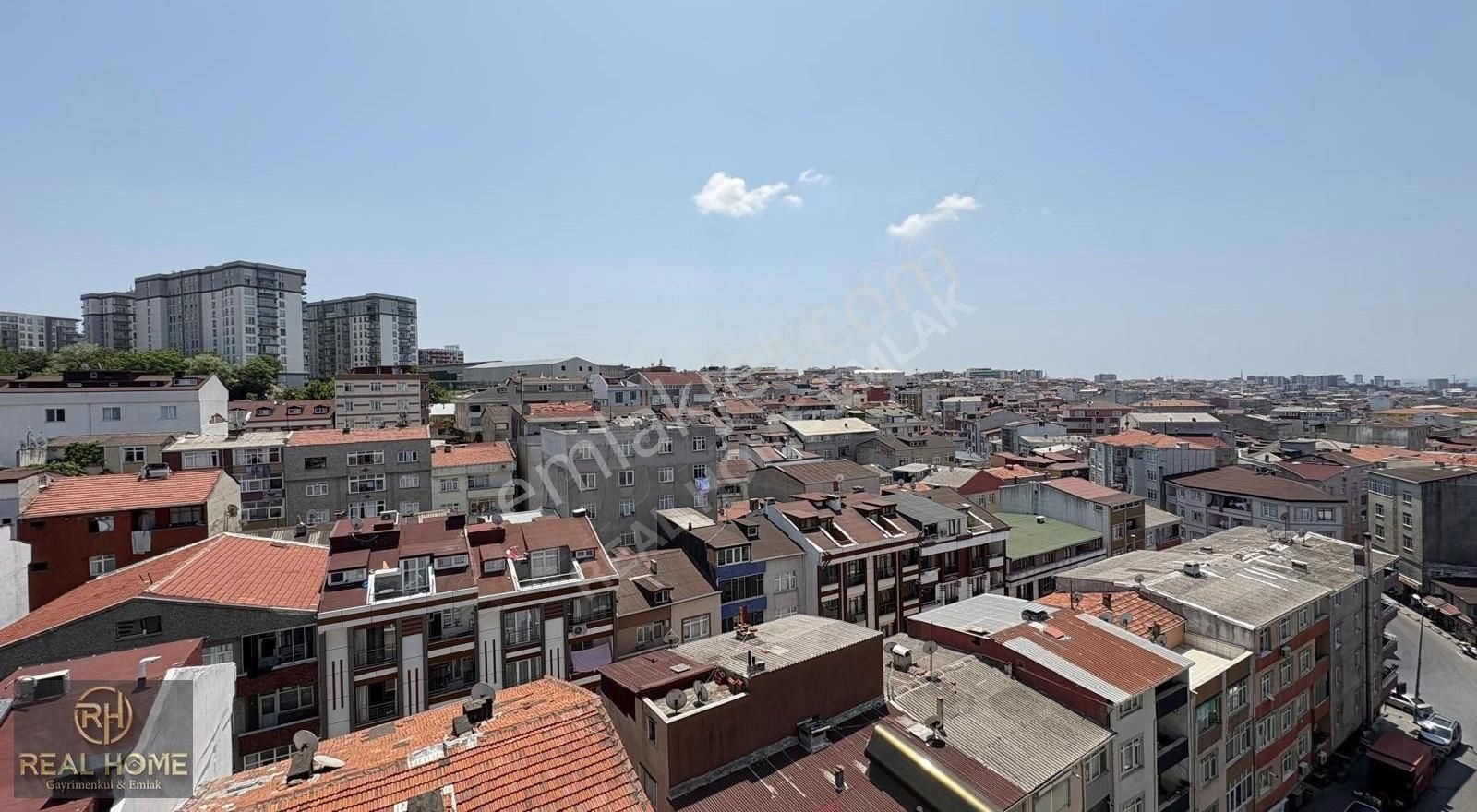 Söğütlüçeşme Meydançeşme Sitesi'nde Otoparklı 2+1 Satılık Daire