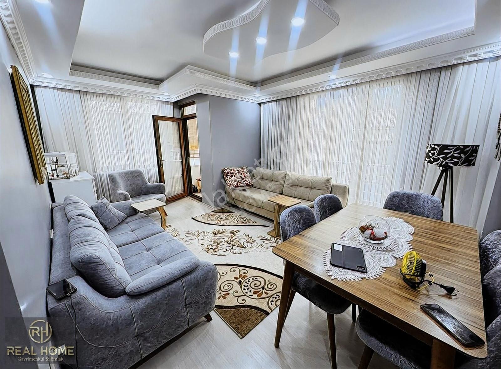 Taştepe'de 2+1 Satılık Cadde Üzeri 85 M2 2.kat Satılık Daire