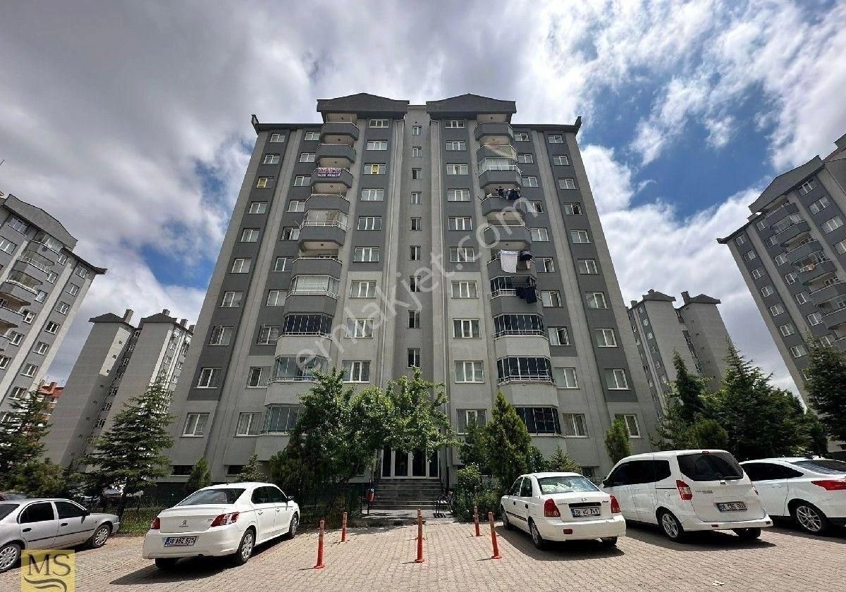 Serkent Bahçeli Evler Mahallesin De Satılık Kombili Daire