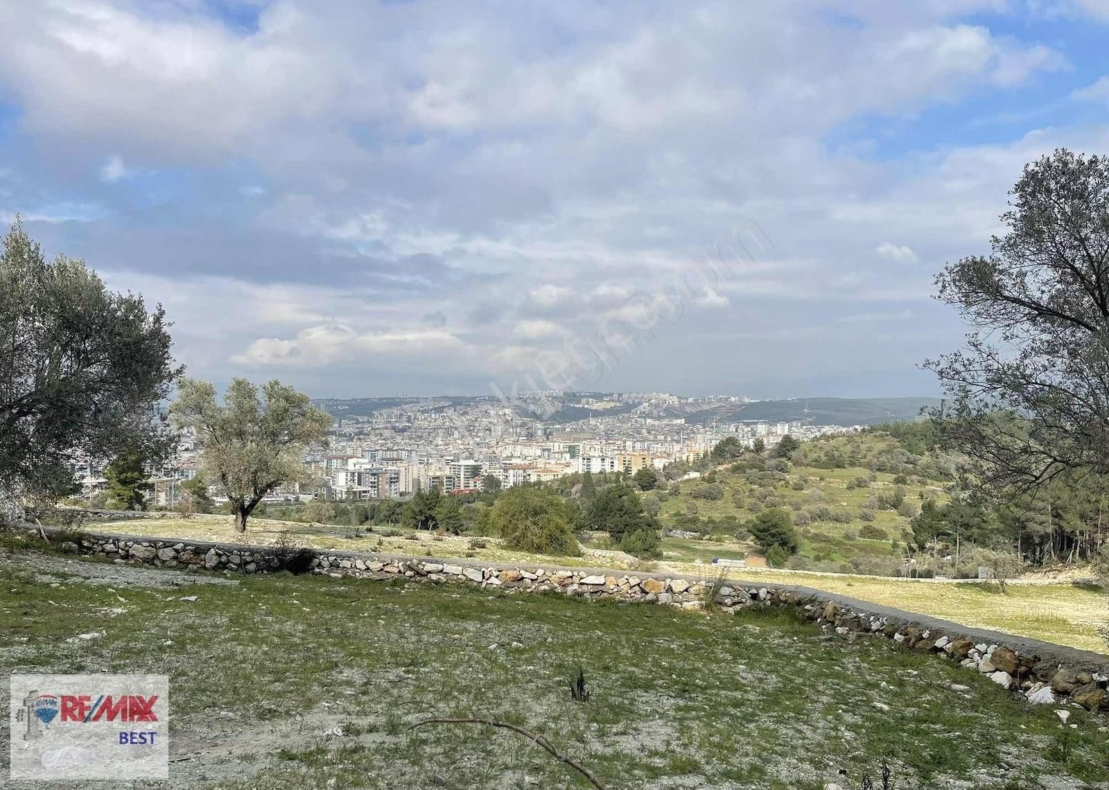 İzmir Buca Zafer Mh. Batı Çıkışı Otoban Yanı 401 M2 Satılık Arsa