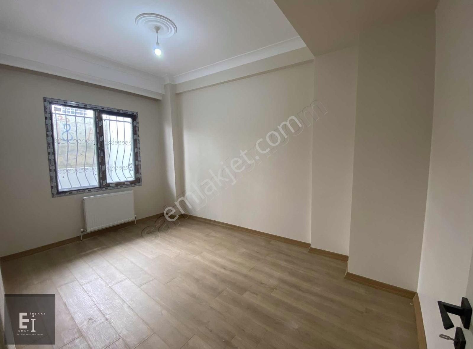 Eray Emlak Altınşehir'de Satılık Bahçekatı 2+1 85m2 Camlar Açık