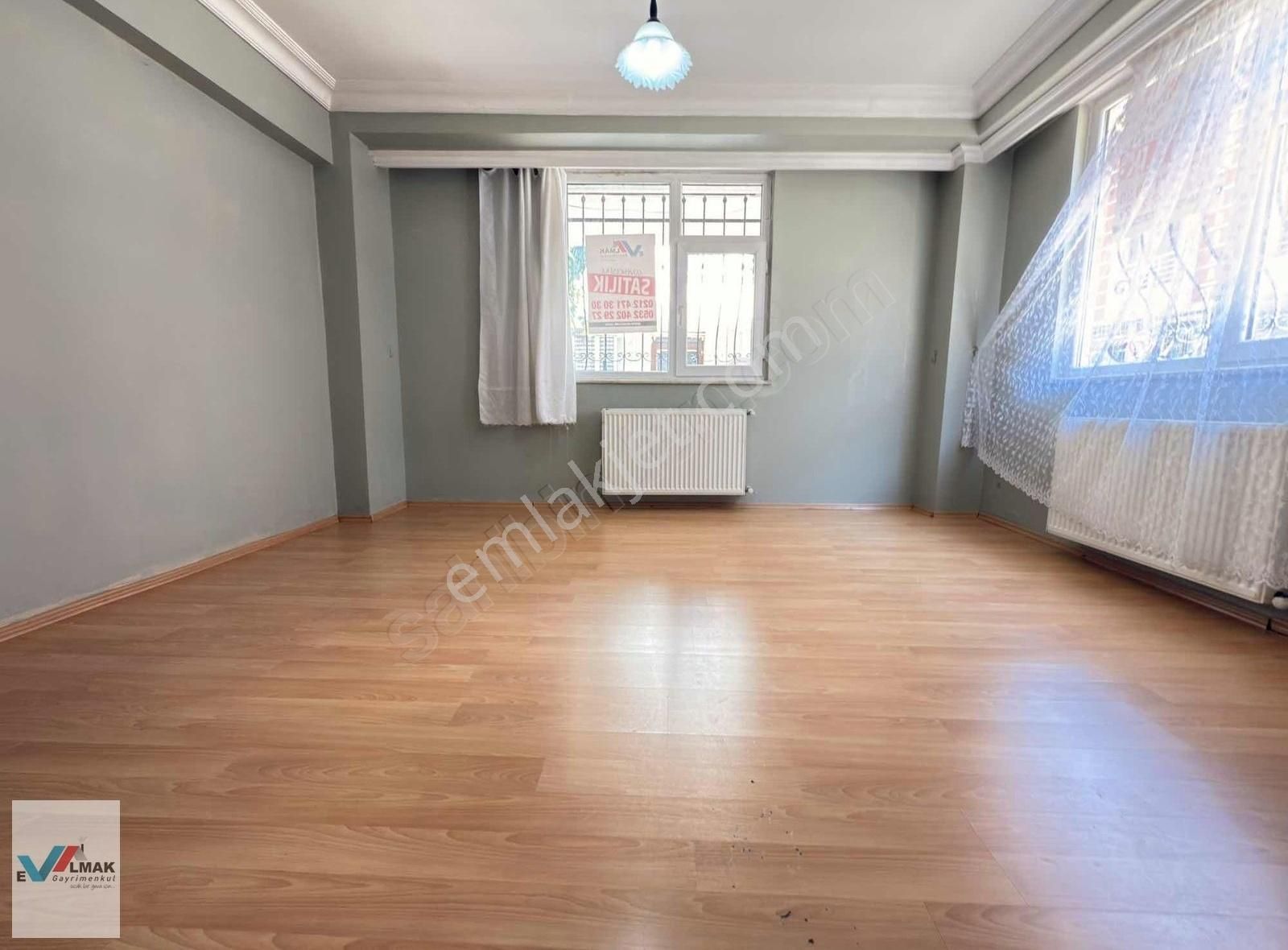 Evalmak'ta Maslak Çeşme Üstü 3+1 Geniş Ferah Giriş Kat Daire