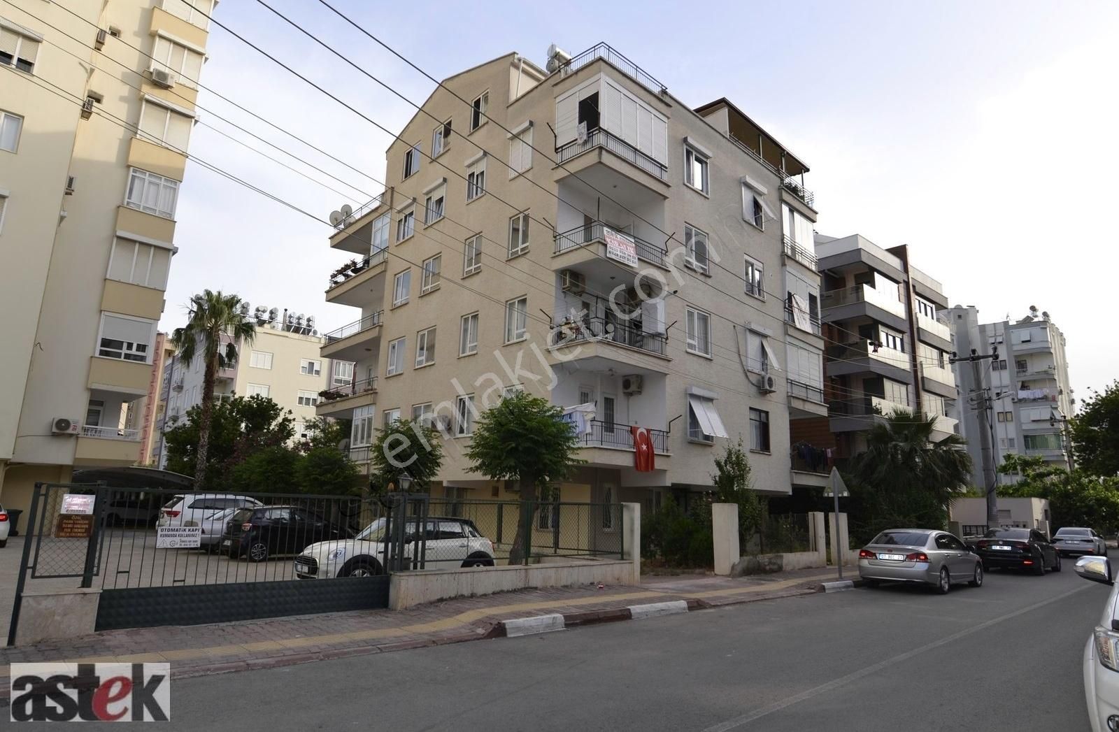 Astek Emlak'tan Yeşilbahçede 2+1 Kiralık Daire