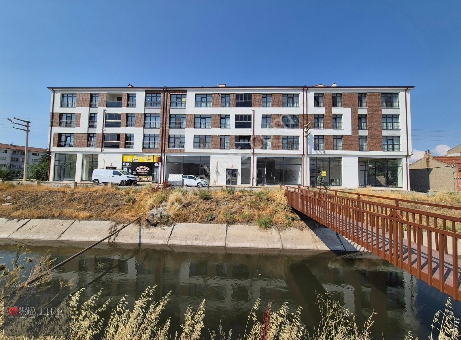 Rw Lıfe//gündoğdu Mh Vergi Dairesi Yanı 102 M2 Satılık 2+1 Daire
