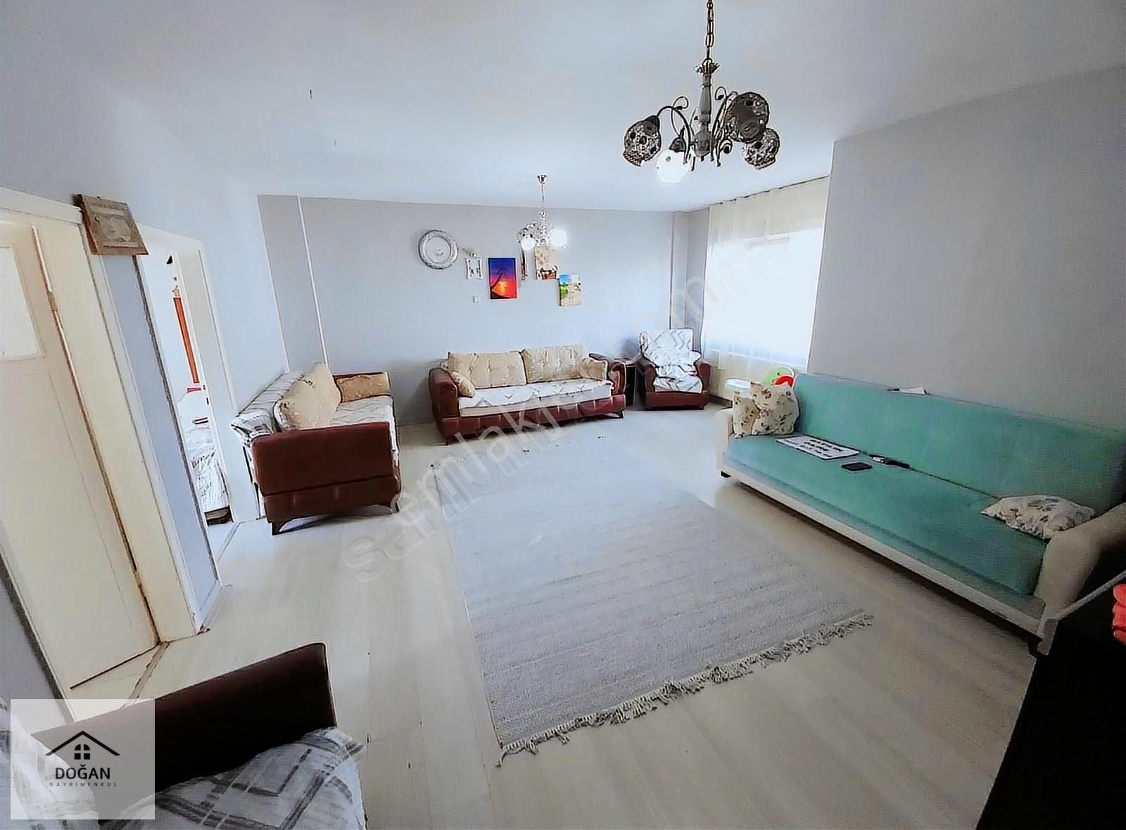 Ulubatlı'da Ara Katta (1.kat) Yapılı İskanlı 3+1 Satılık Daire