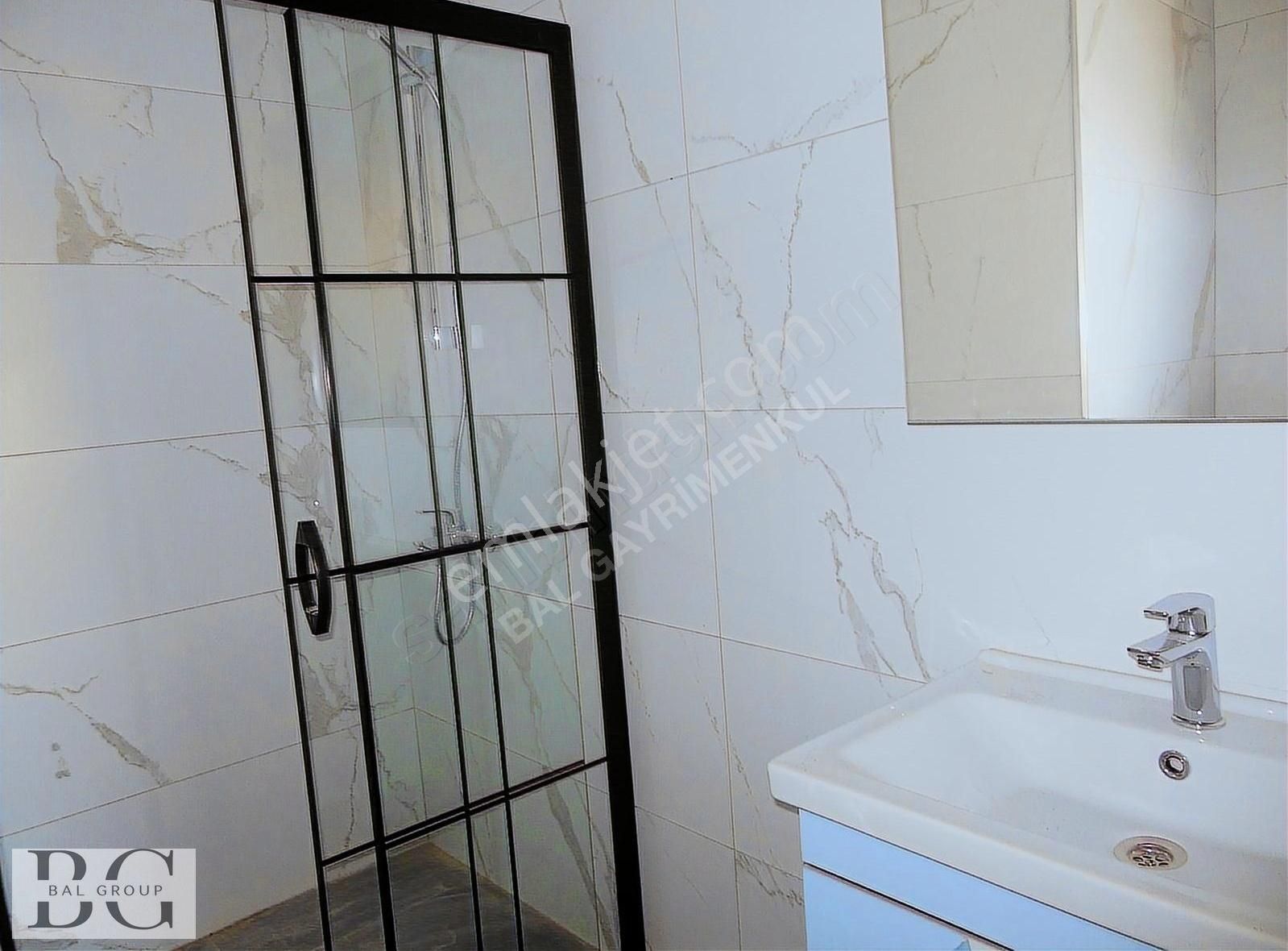 Bal Gayrimenkul -gölcüklerde Kapalı Mutfak Yerden Isıtmalı Villa - Görsel 24