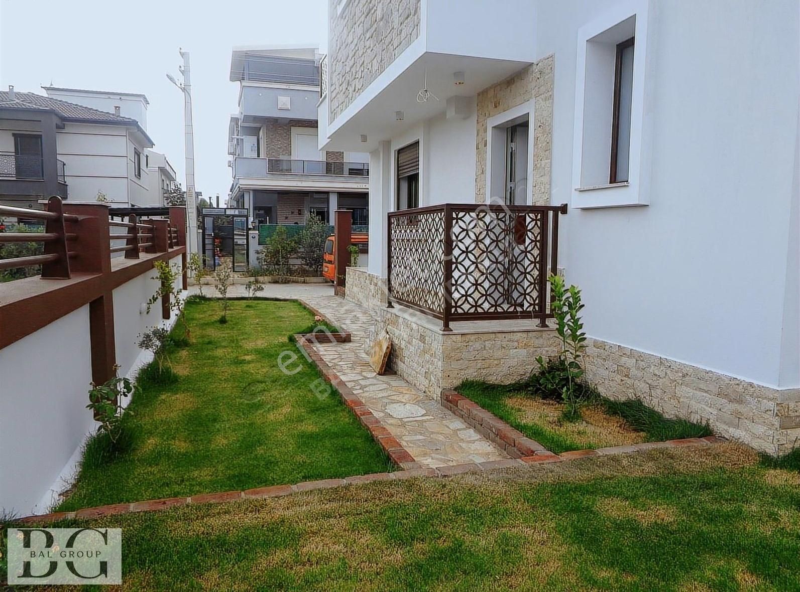 Bal Gayrimenkul - Mithatpaşada İzbana Yakın Ferah 4+1 Şık Villa