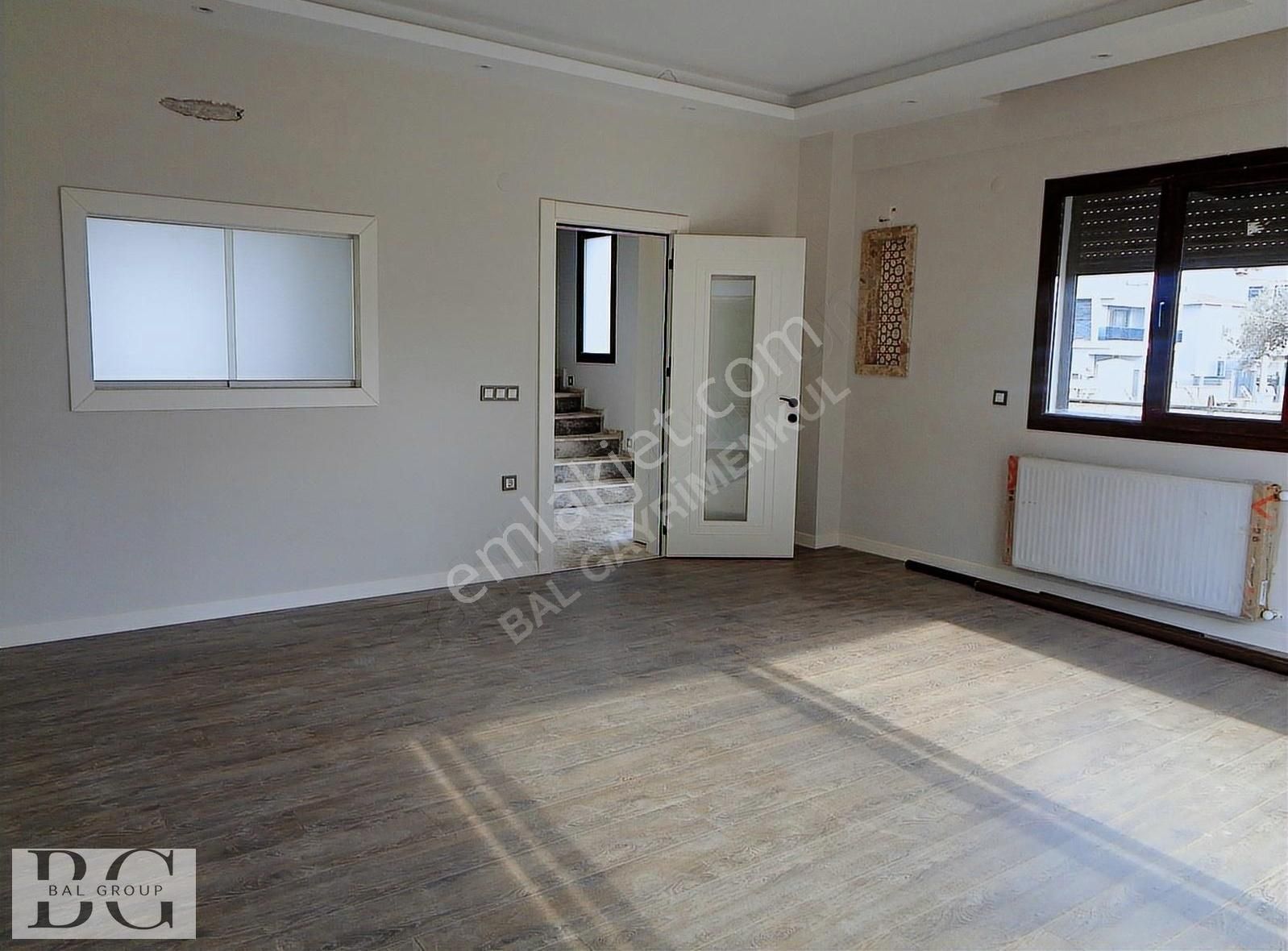Bal Gayrimenkul - Mithatpaşada İzbana Yakın Ferah 4+1 Şık Villa - Görsel 4
