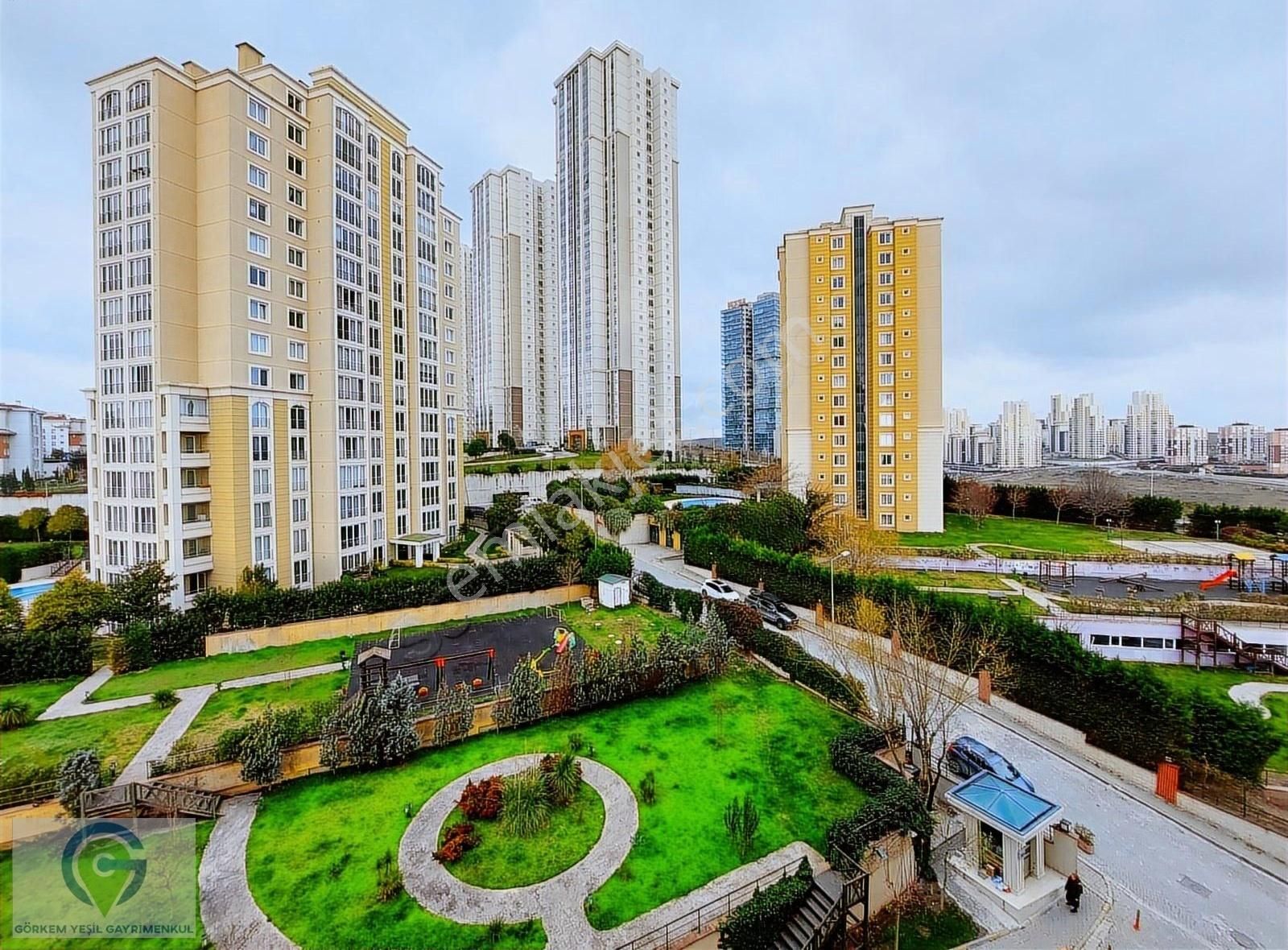 Uphill Court Bahçeşehir 'de Manzaralı Satılık Eşyalı 1+1 Güncel
