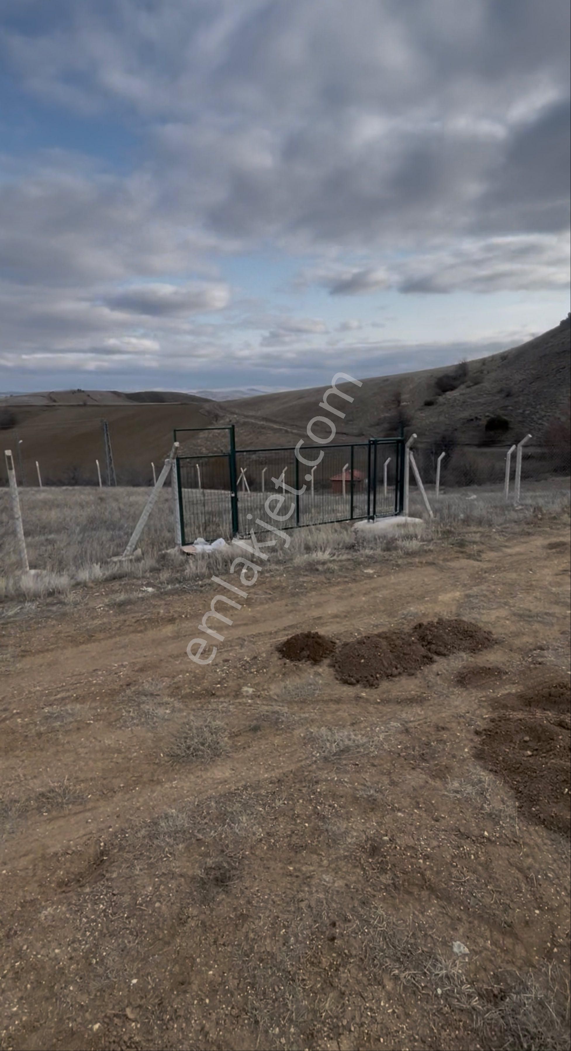 Acil Satılık 400m Kare Villa İmarlı Arsa