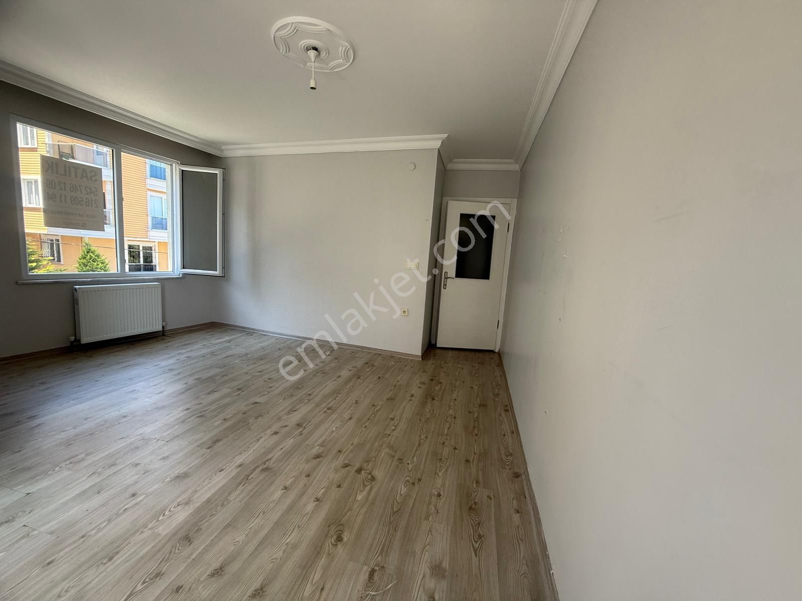 Sancaktepe Yunus Emre Mahallesi 2+1 Geniş Oturumlu İskanlı Satılık Arakat Daire