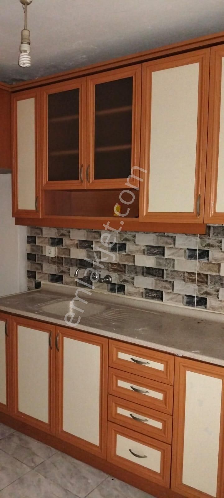 Çorlu Kemalettin Mah.de Eski Halk Eğitim Meydanında Kiralık 2+1 Daire