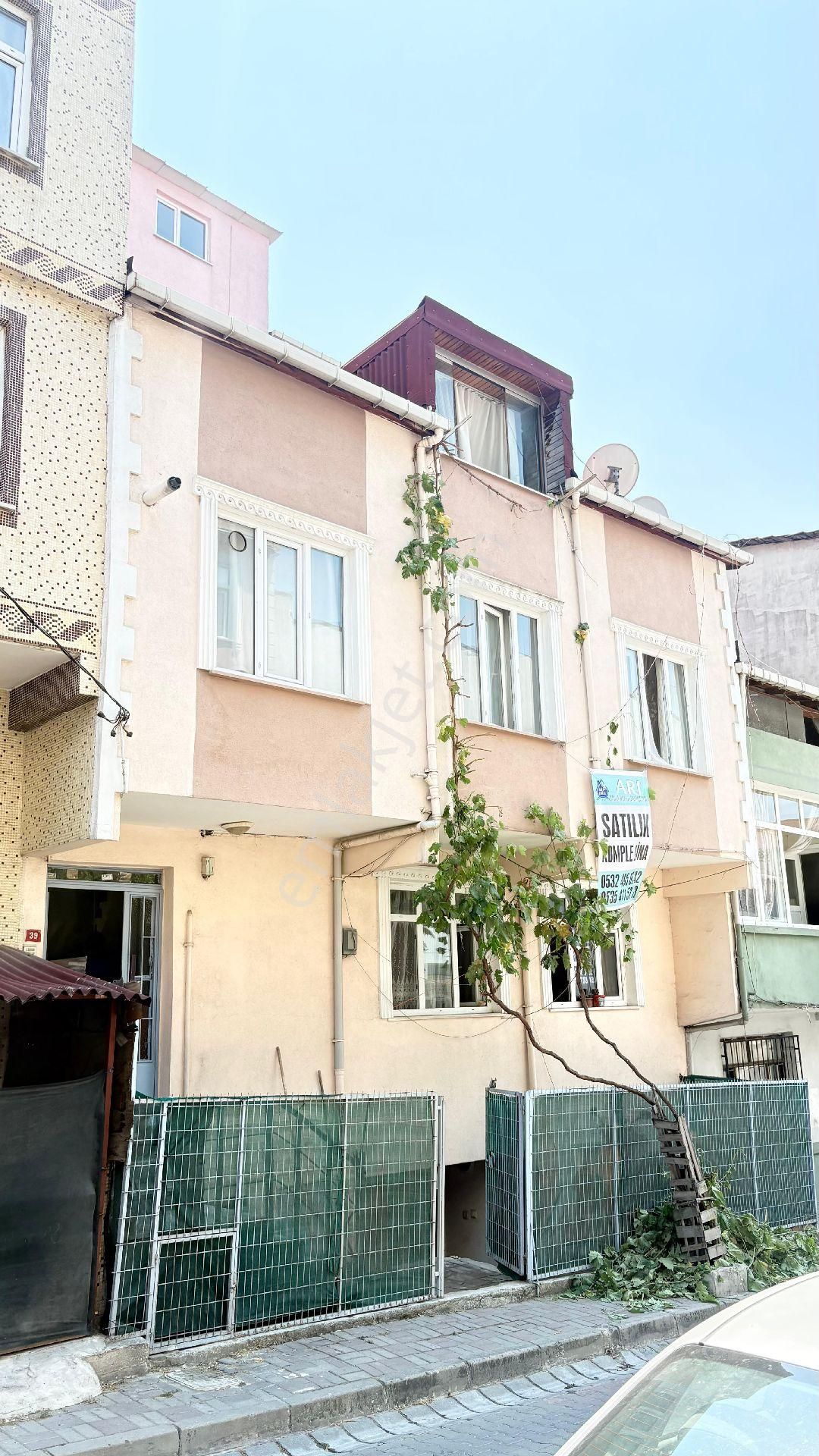 Arı Emlaktan Satılık Bina