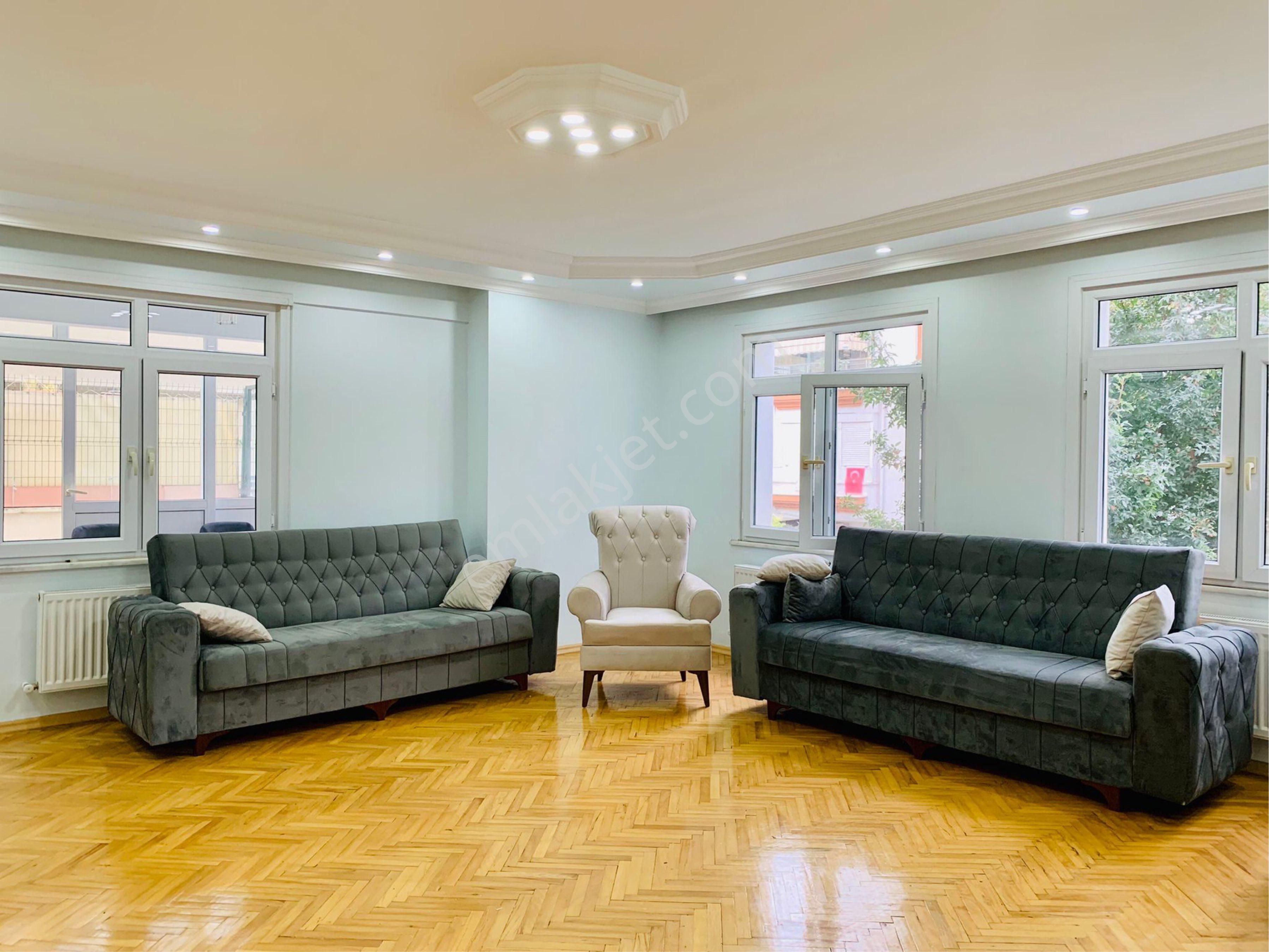Büyükçekmece Fatih Mahallesin`de Denize Yakın 3+1 Eşyalı Kiralık