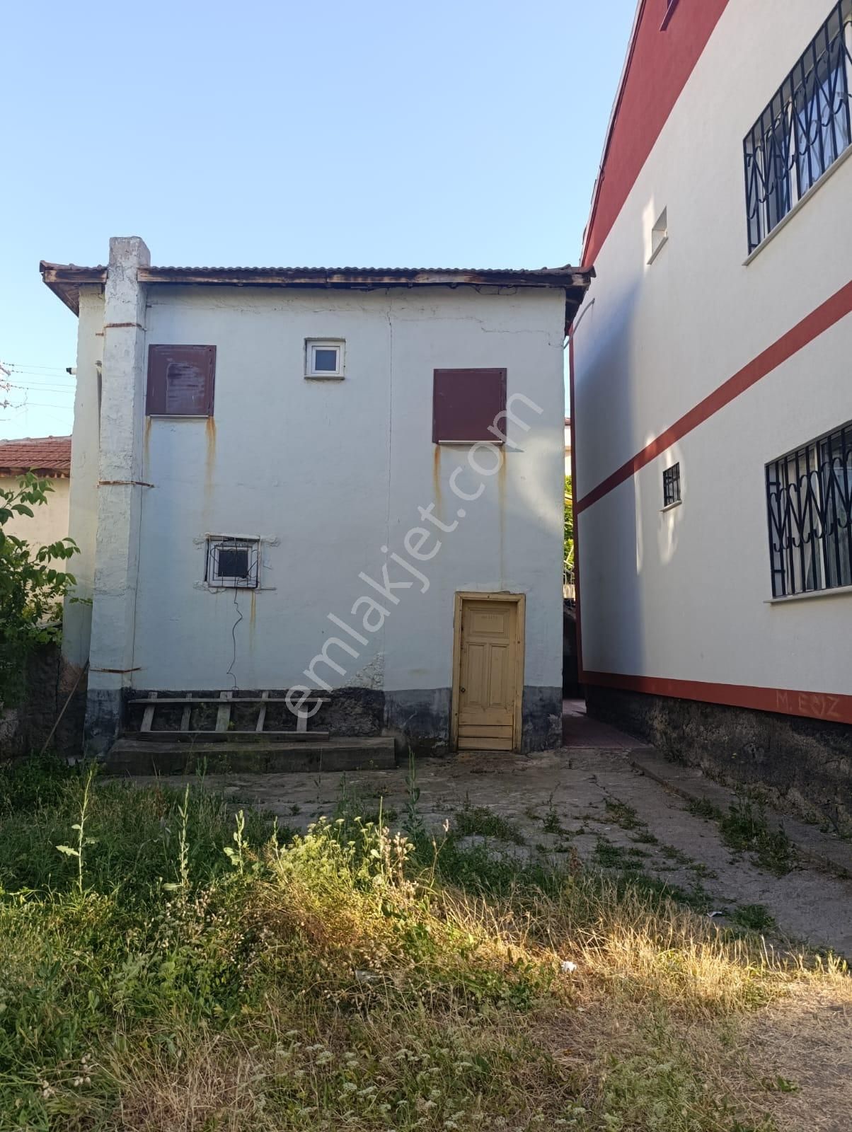 Şarkışla Hsk Rönesans Emlaktan Esentepede Satılık 2 Katlı Ev Ve Müştemilat - Görsel 3