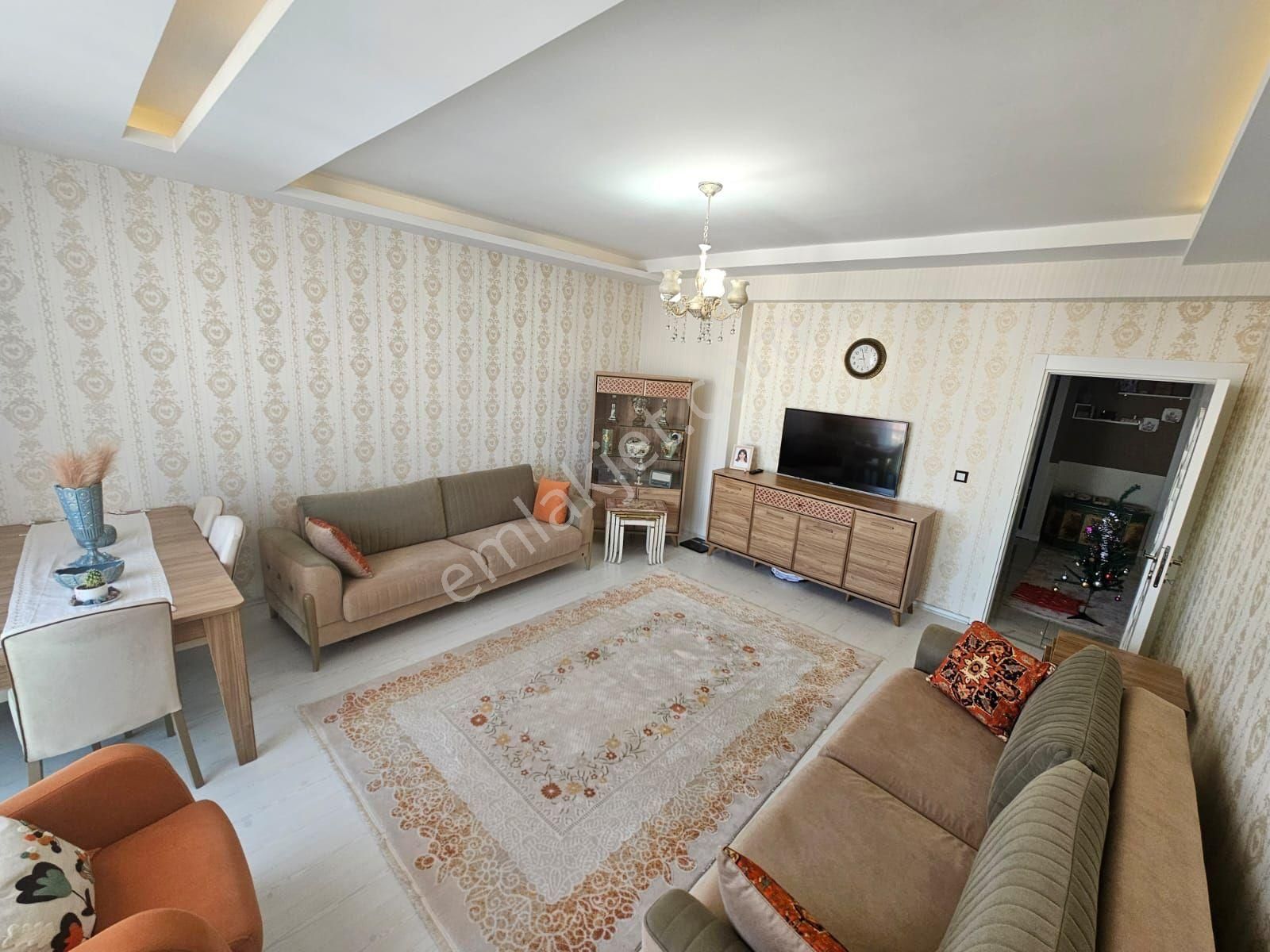 Aram Tigran Caddesi Gökkuşağı Villaları Civarında Acil Satılık Hasarsız Full Bakımlı Daire