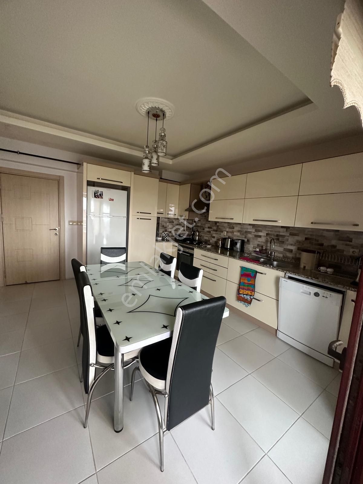 Selçukta 3+1 Ara Kat Asansörlü Satılık Daire - Görsel 10