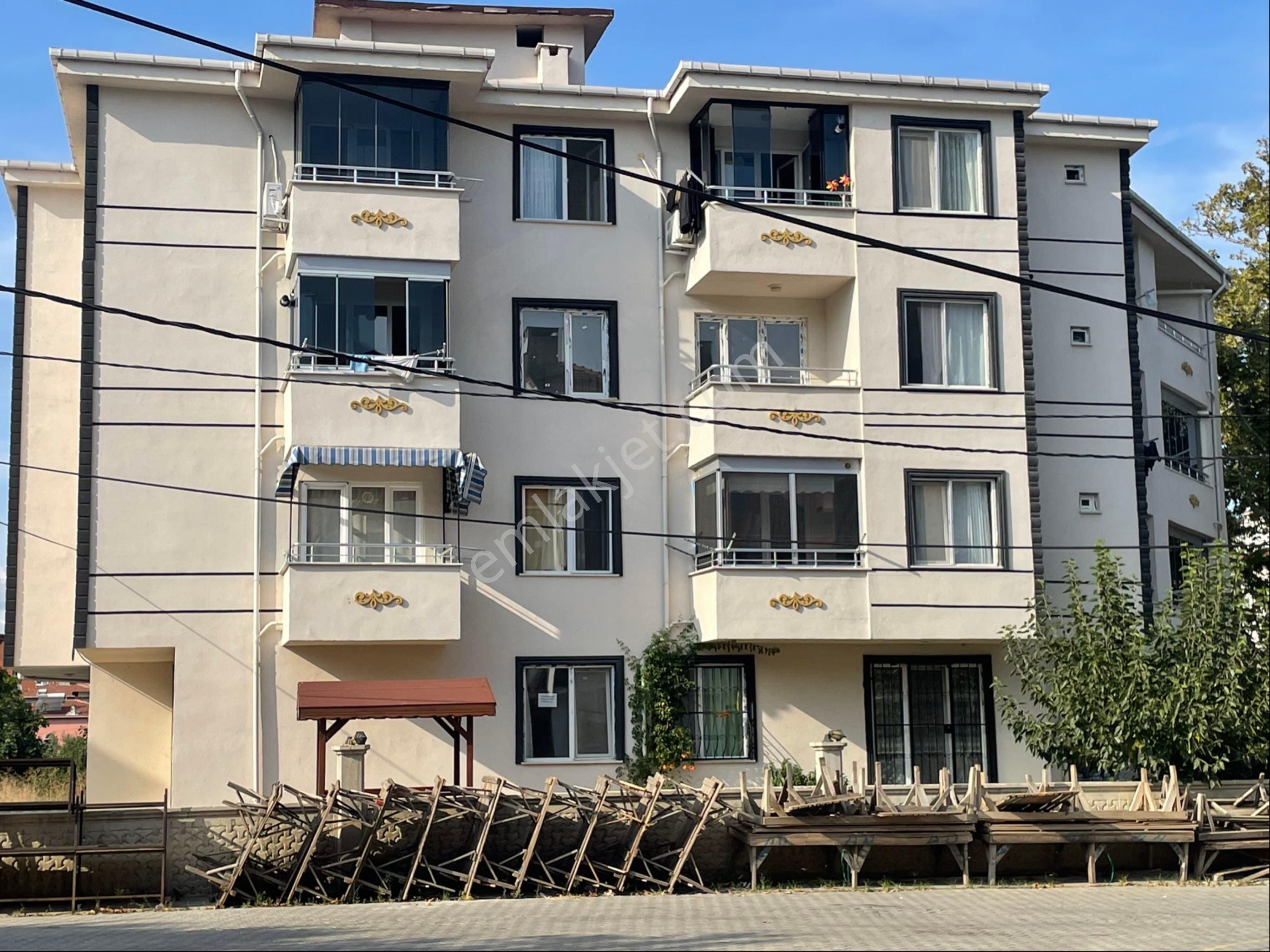 Kumbağ Merkezde Denize 300m Eşyalı/eşyasız Satılık 1+1 Yazlık