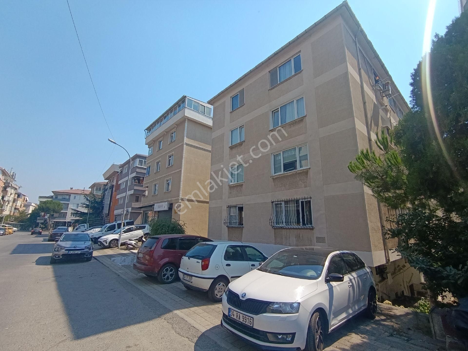 Çınar Mah.'de Balkonlu Kapalı Mutfaklı Lüks Tasarım 2+1 75 M² Net