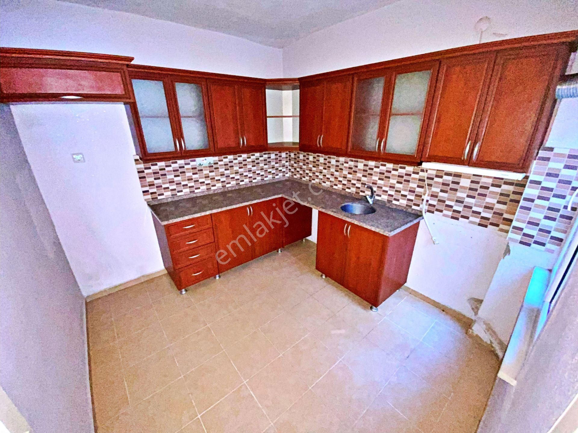 🔶gültaş Emlaktan Edremit Merkezde Satılık Ara Kat Ön Cephe 2+1 Fırsat Daire! 🔶