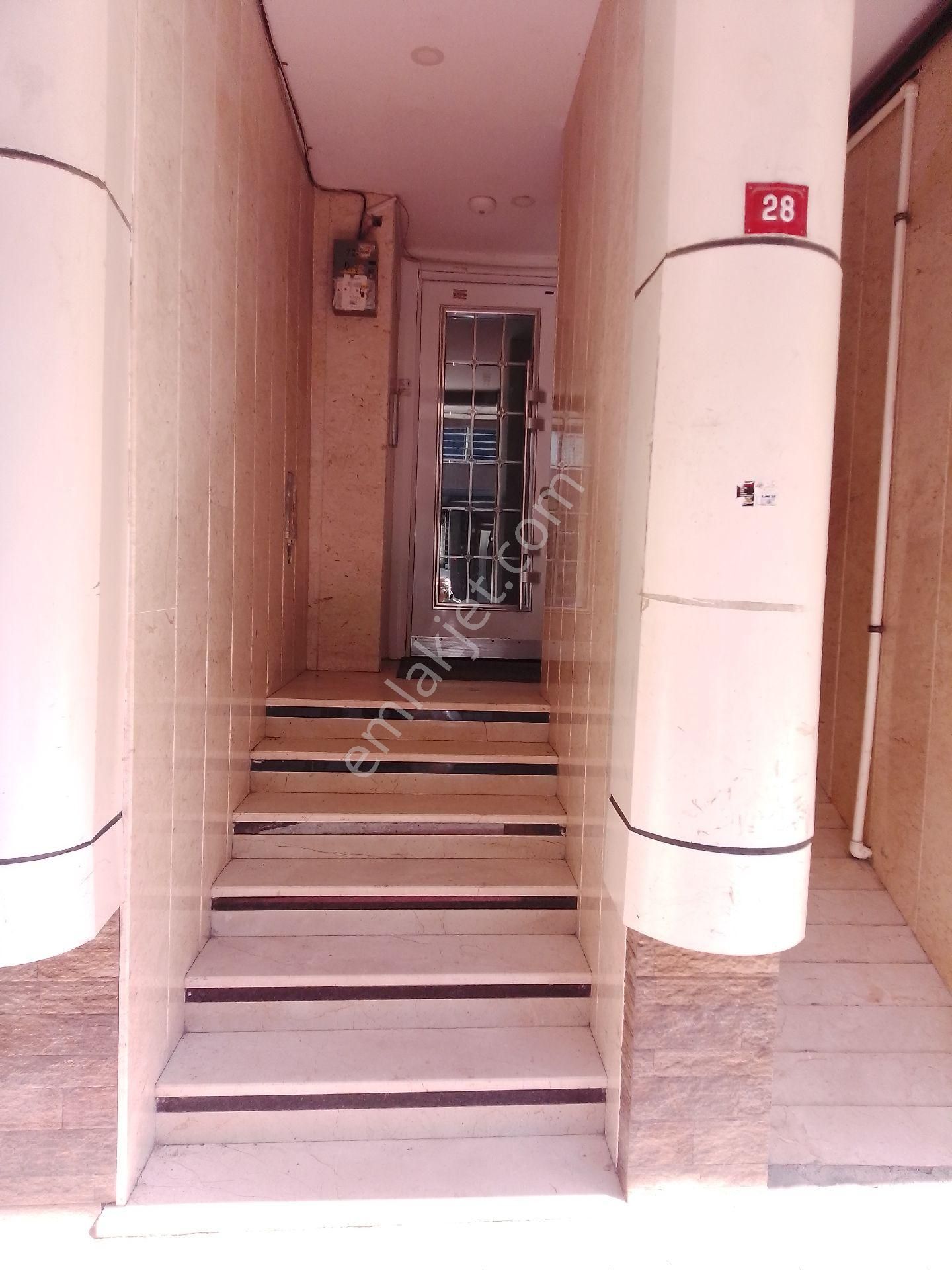 Arı Emlak'tan Kiralık 130m2 3+1