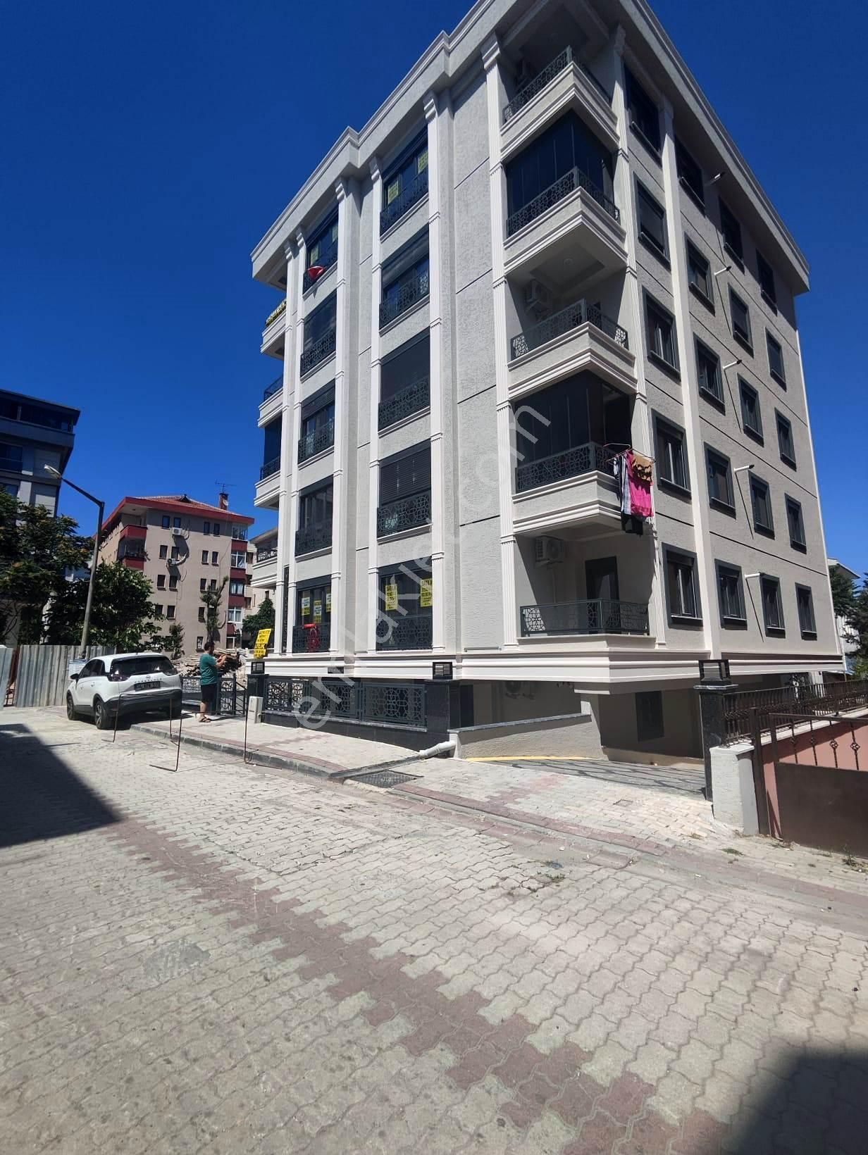 Bakırköy Özgürlük Meydanı Civarı Sıfır Binada 3+1 115m2 1.kat