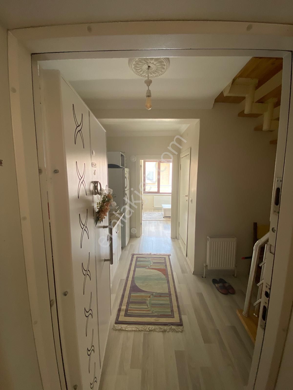 Bağlar'da Full Eşyalı , Çift Banyolu Geniş Kiralık 1+1