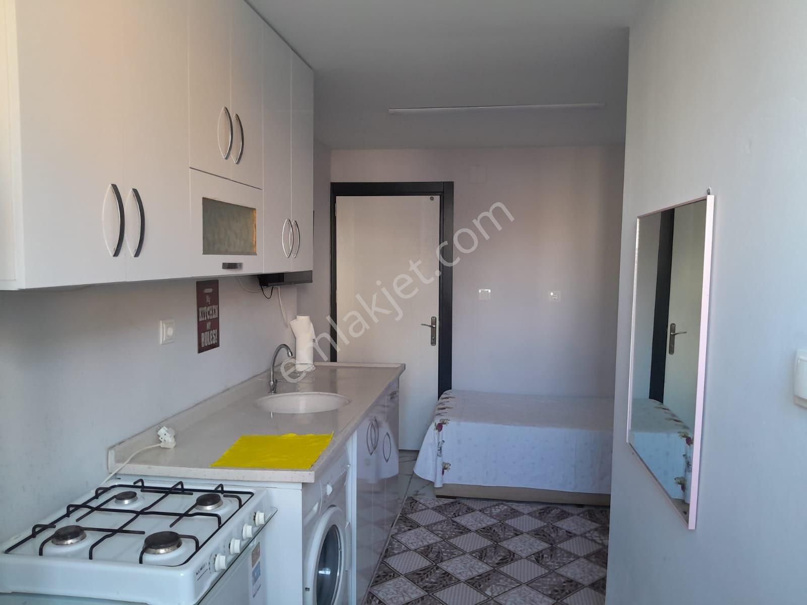 Yeşilyurt Metro Duragı Yanı Eşyalı Kiralık 1+0
