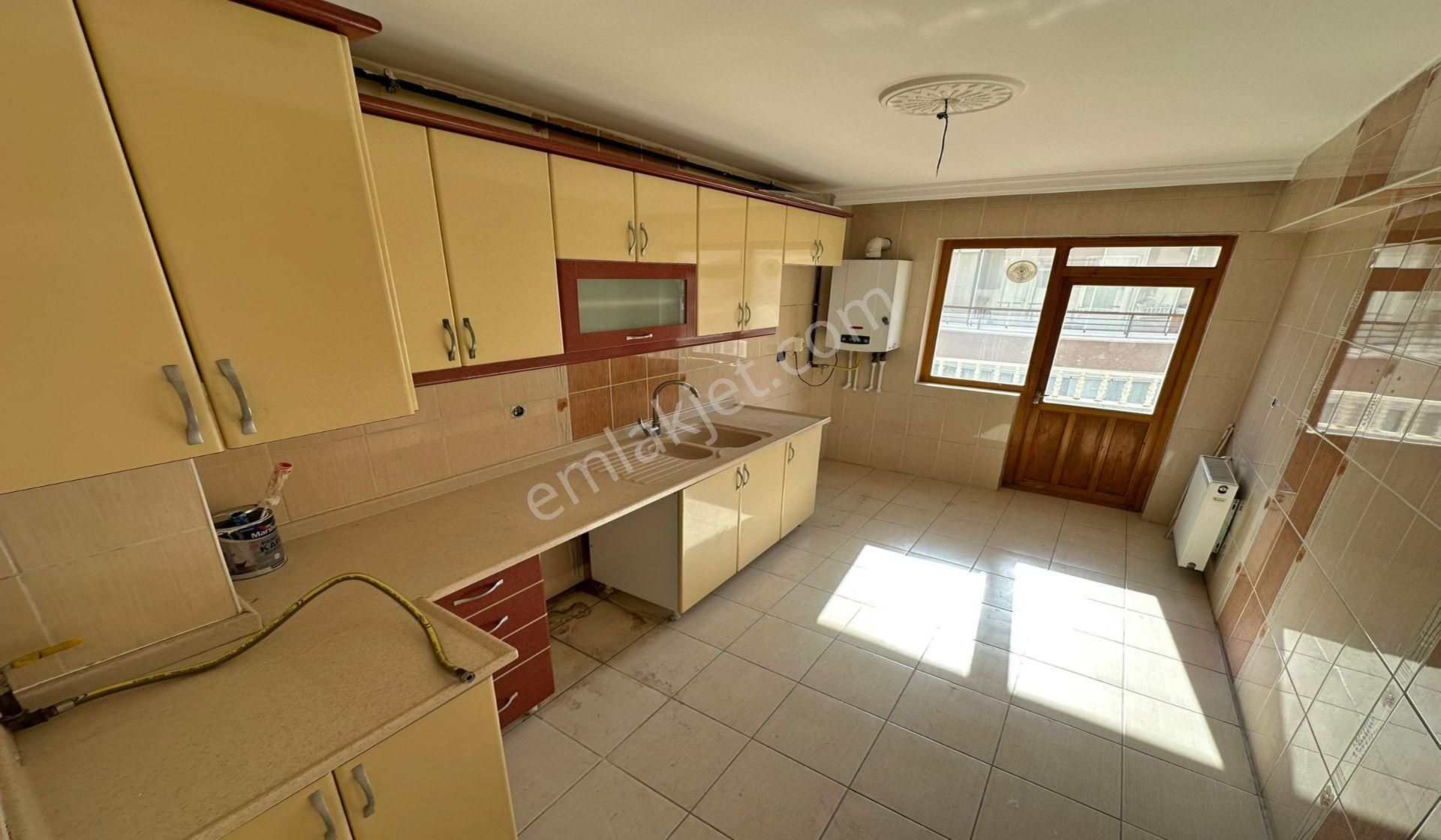 Atapark Cadde Kenarı 3+1 2. Kat Asansörlü Taşınmaya Hazır