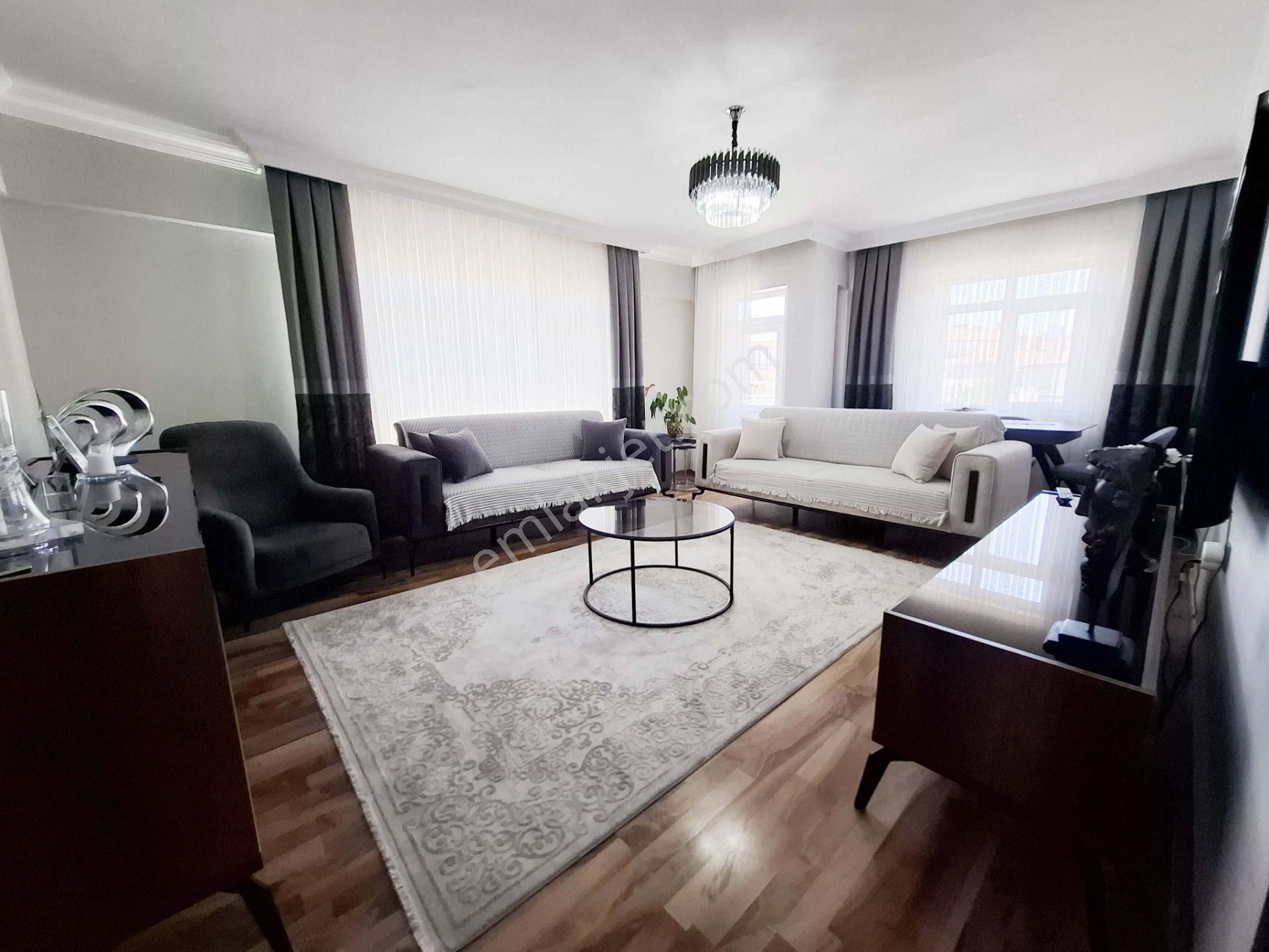 Uzman Emlak'dan İncirli Mh'de Cadde Yakını Katta Full Yapılı Manzaralı,güneşli Bağımsız 3+1 Daire - Görsel 3