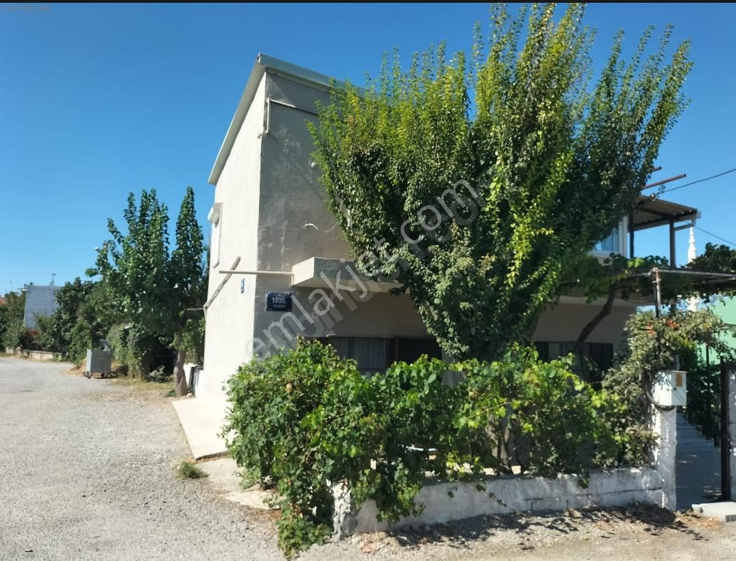 Urla İçmelerde Müstakil Tapulu 2 Ev
