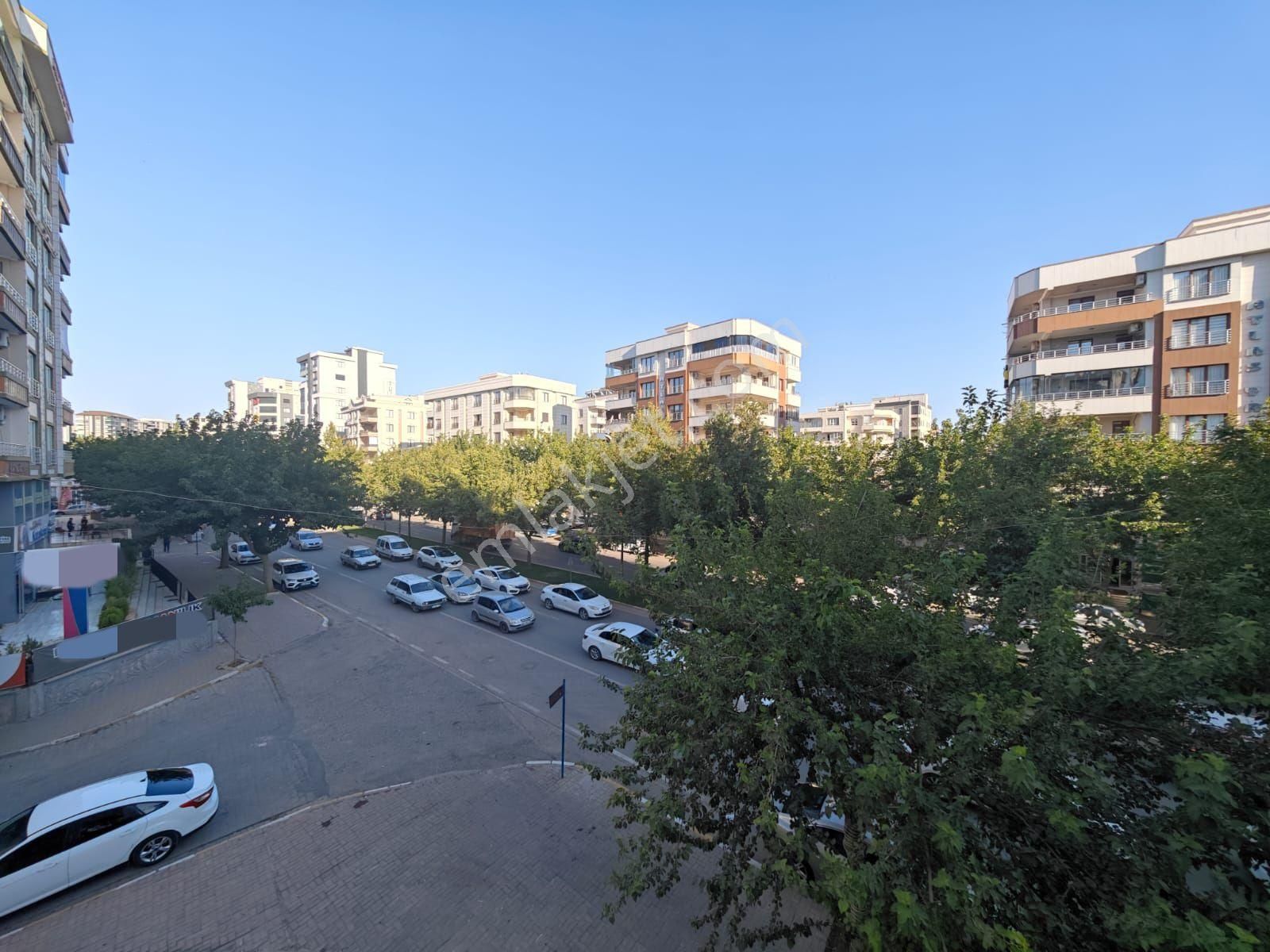 👉 Emlakçım Urfa'dan Satılık Cadde Üstü 4+1 Daire İlana Göz Atmadan Geçmeyin