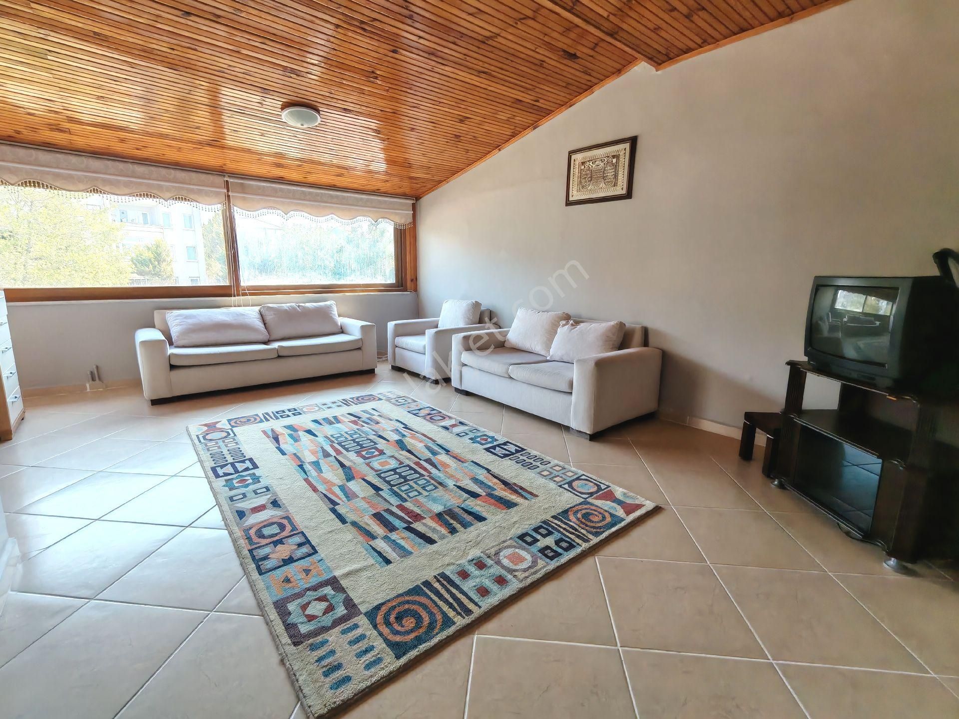 Aziziye Müstakil 250m2 Denize 2dk Geniş Bahçeli, Veranda Remax - Görsel 13