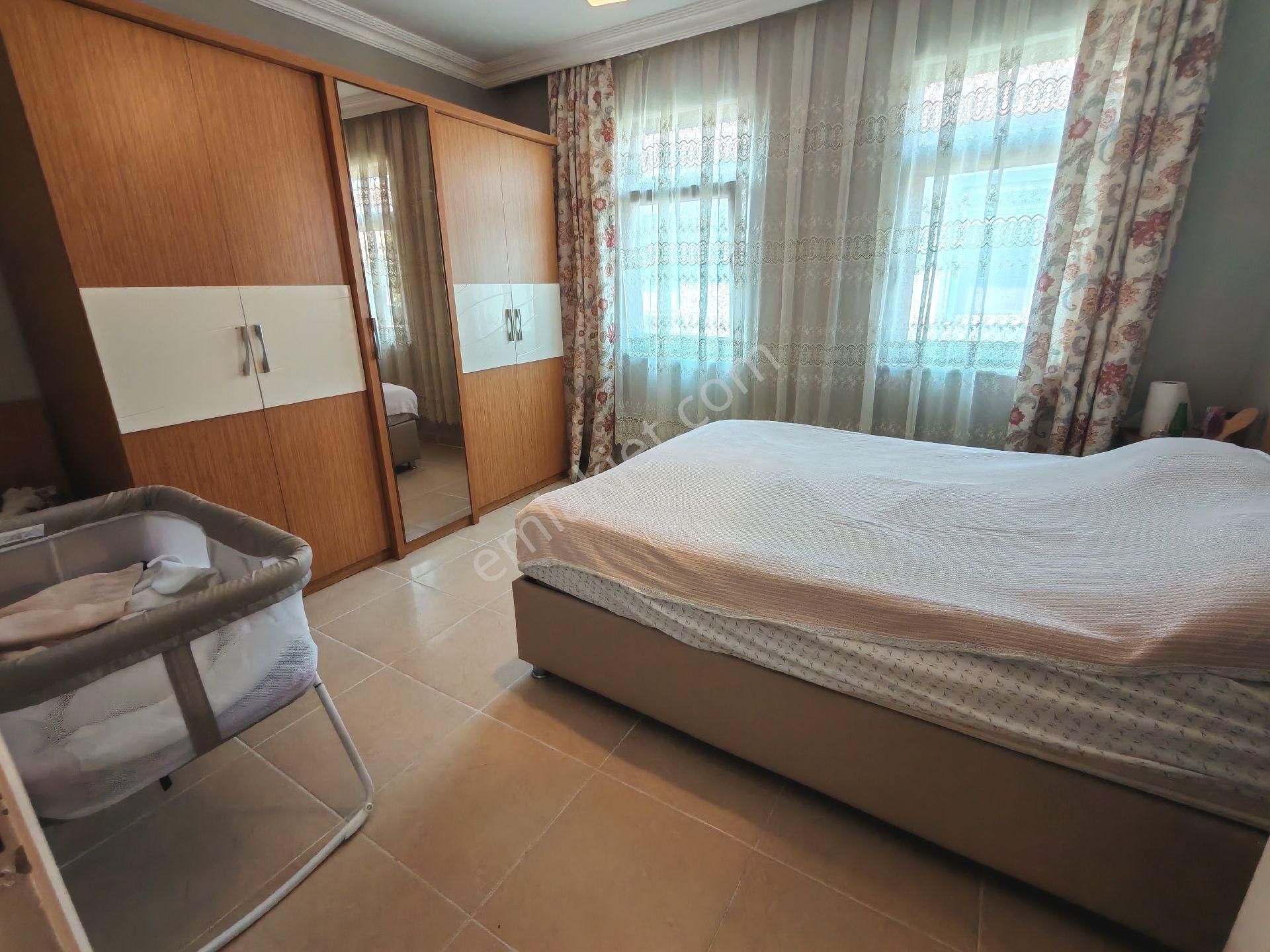 Aziziye Müstakil 250m2 Denize 2dk Geniş Bahçeli, Veranda Remax - Görsel 19