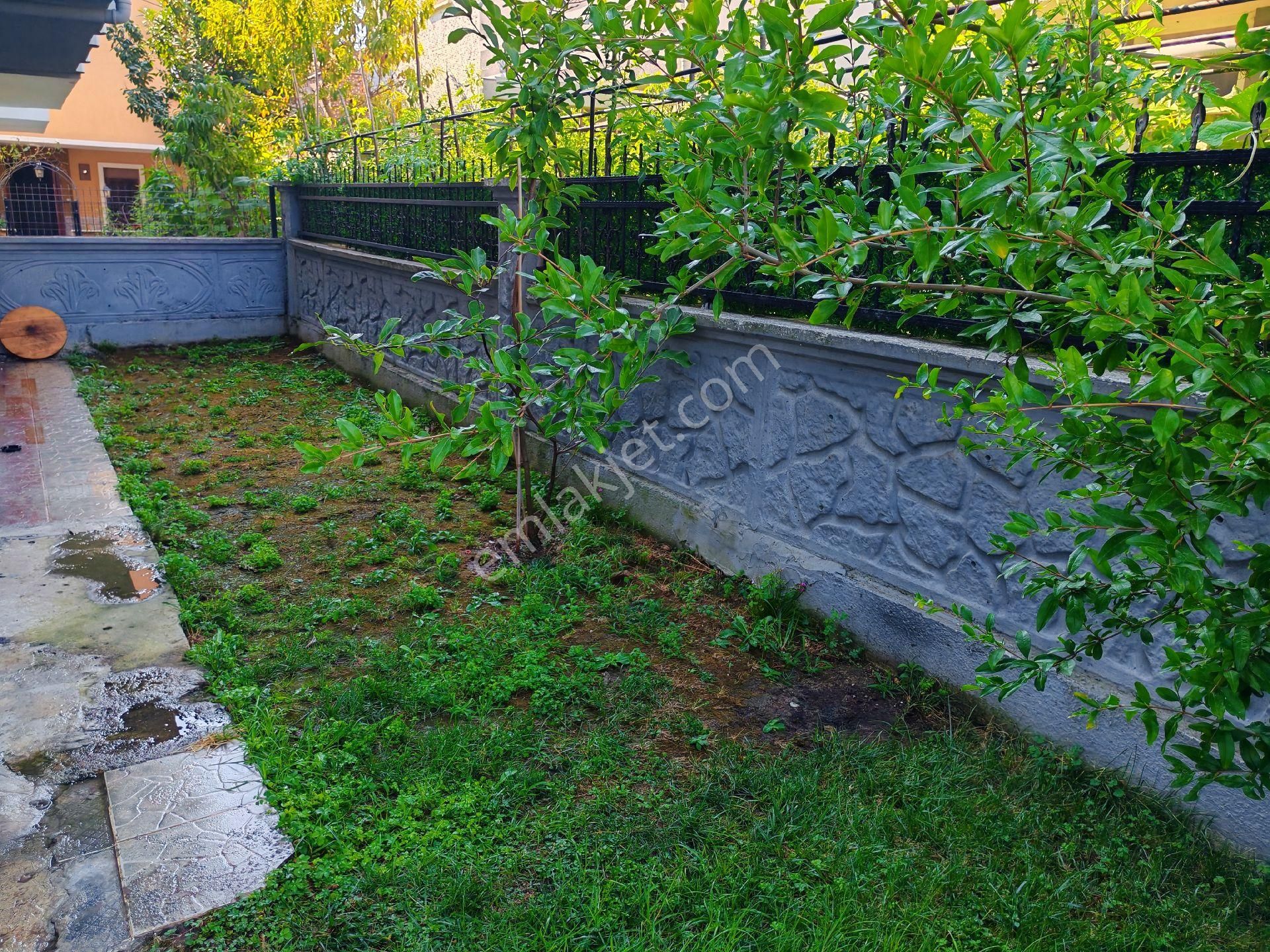 Aziziye Müstakil 250m2 Denize 2dk Geniş Bahçeli, Veranda Remax - Görsel 8