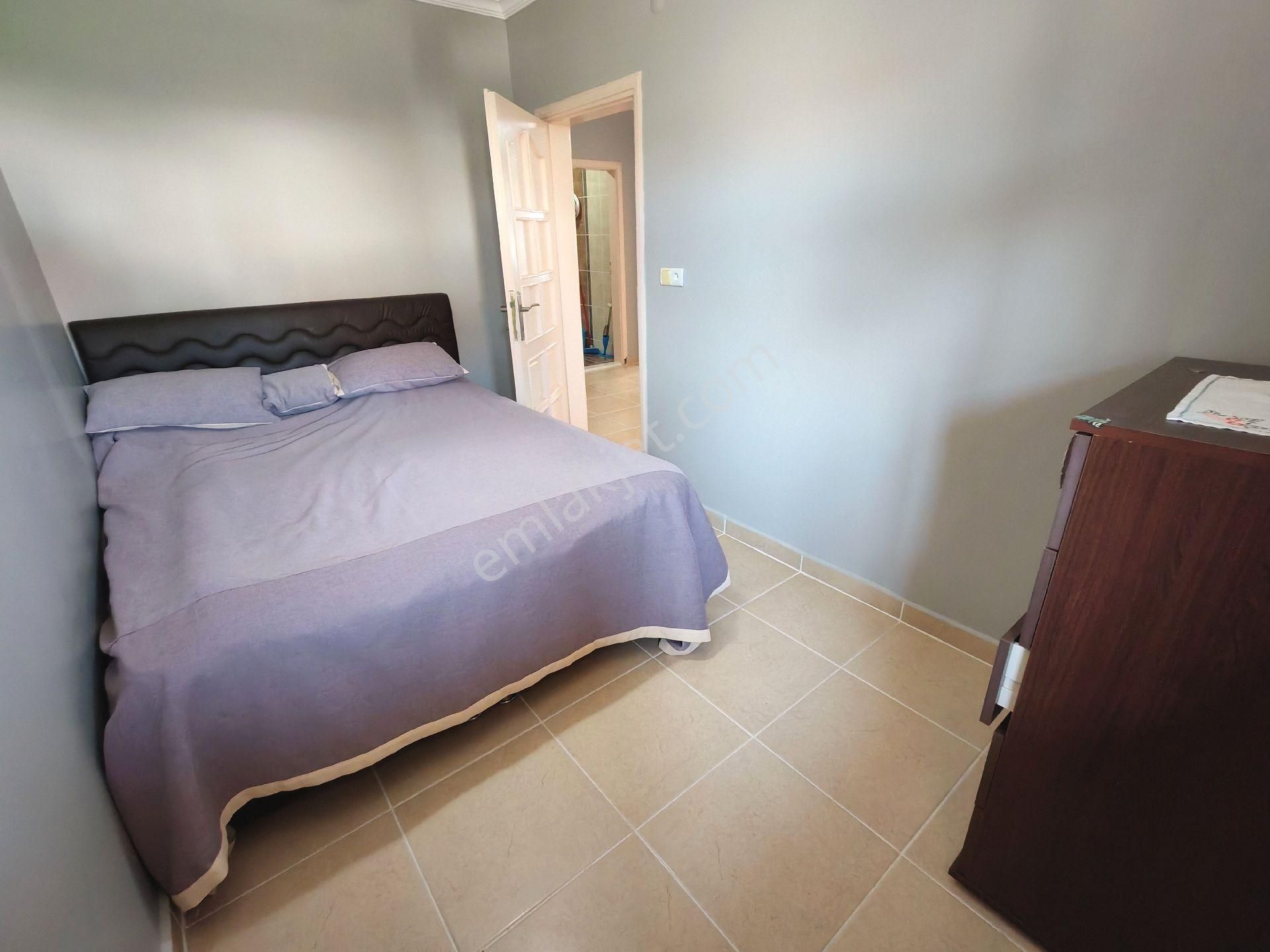 Aziziye Müstakil 250m2 Denize 2dk Geniş Bahçeli, Veranda Remax - Görsel 17