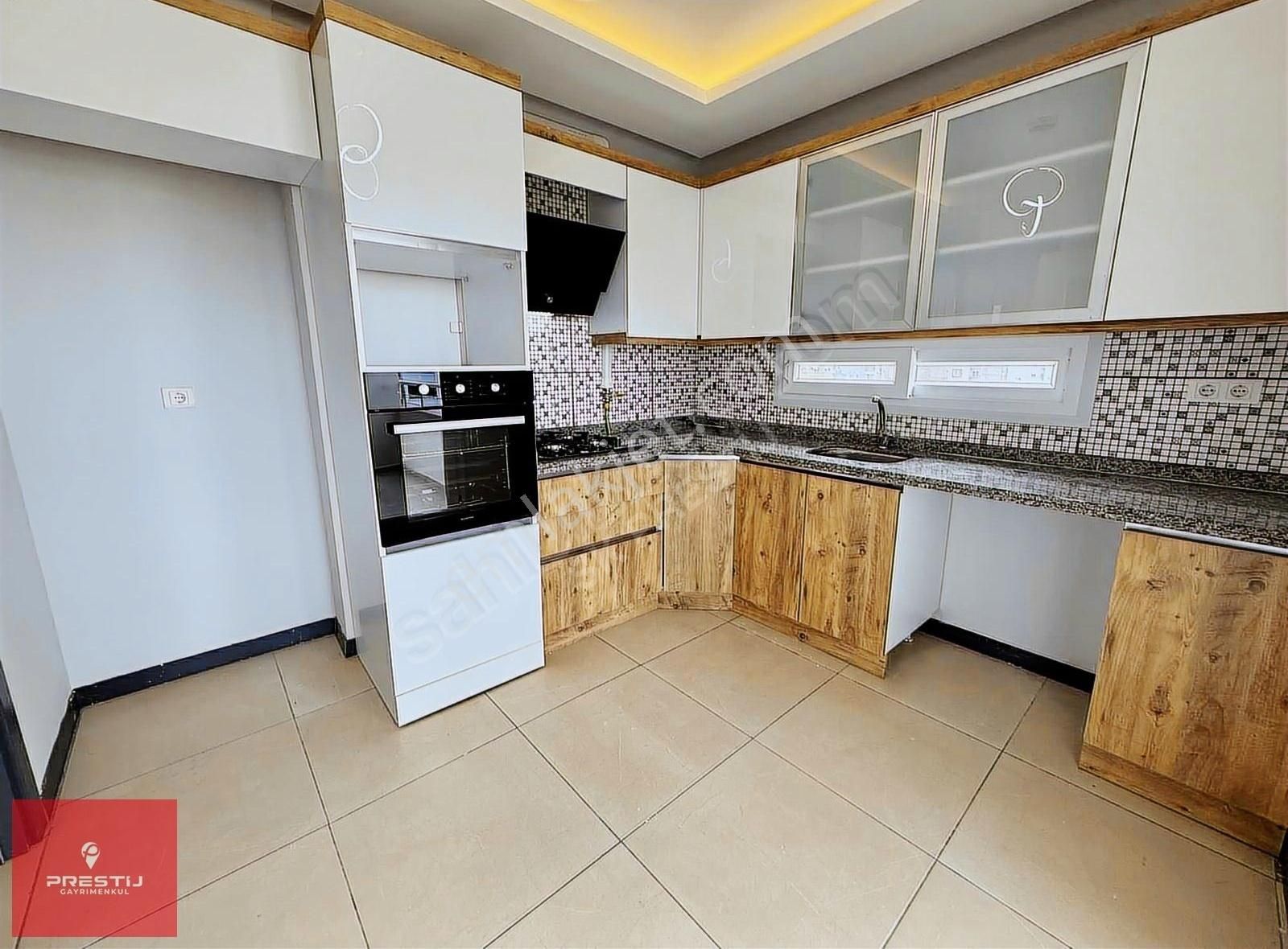 Çarkıparede-stadyum Civarı-d.gazlı-k.mutfak-3+1 Satılık-daire