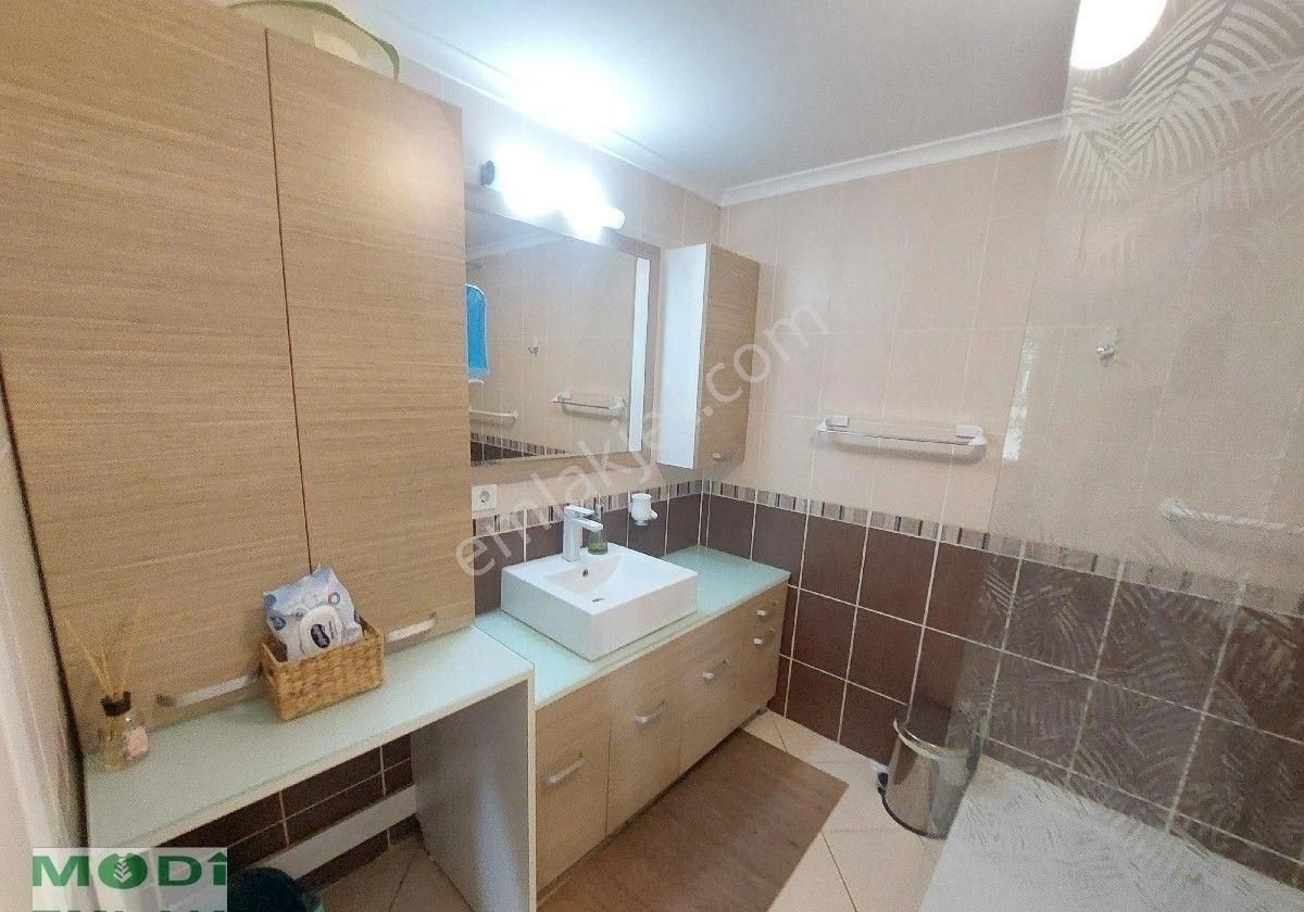 Moda Sahile Yakın Asansörlü Otoparklı Satılık 3+1 Ofis Daire - Görsel 31