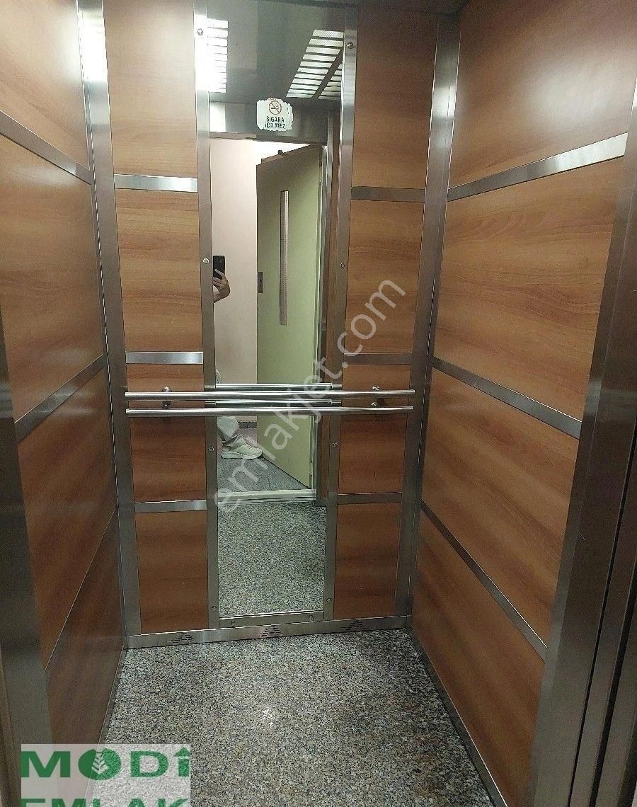 Moda Sahile Yakın Asansörlü Otoparklı Satılık 3+1 Ofis Daire - Görsel 2