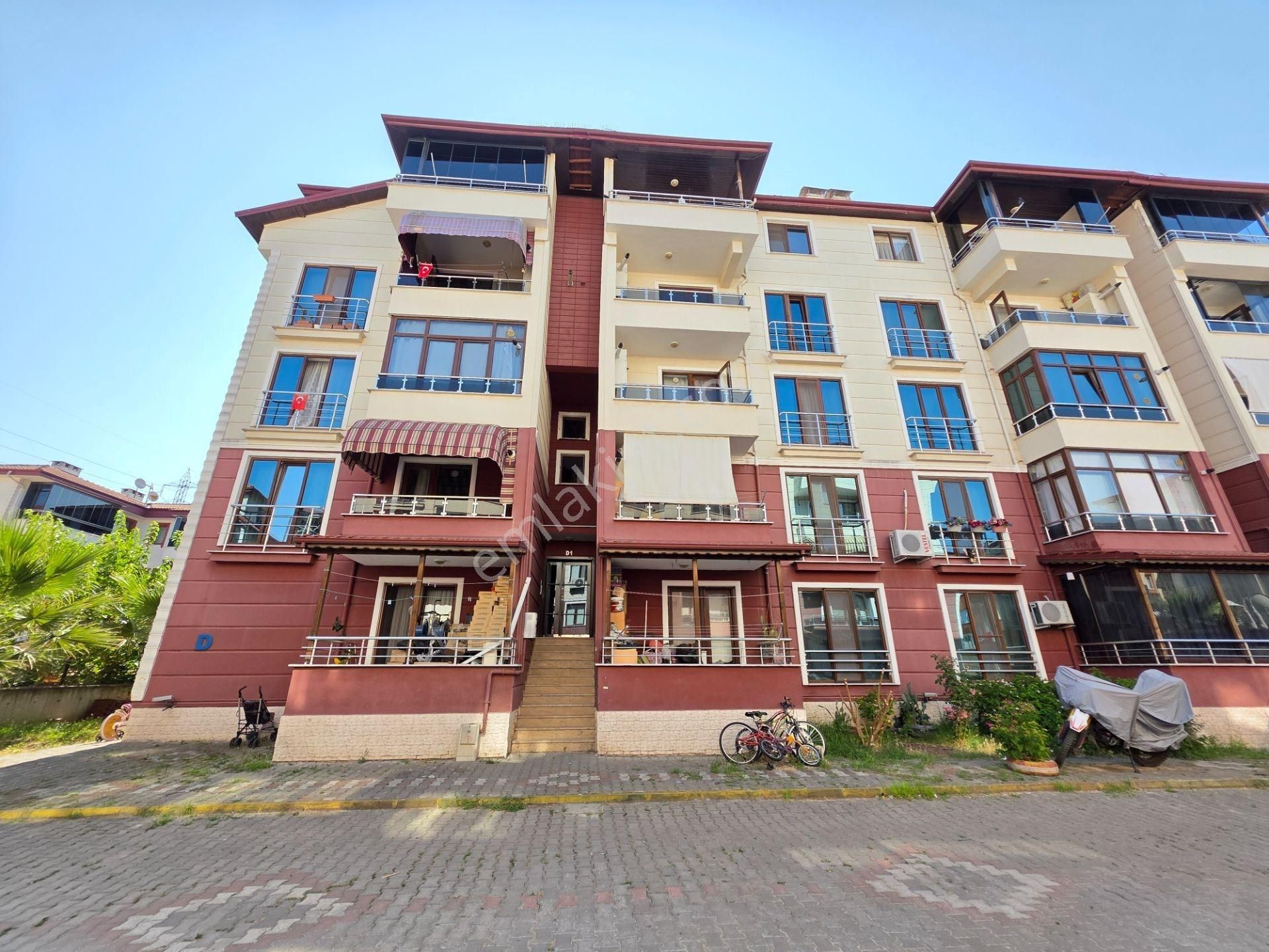 Altın Emlak'tan Yazlık Ilıca Evleri 3 Sitesinde Kiralık 4+1