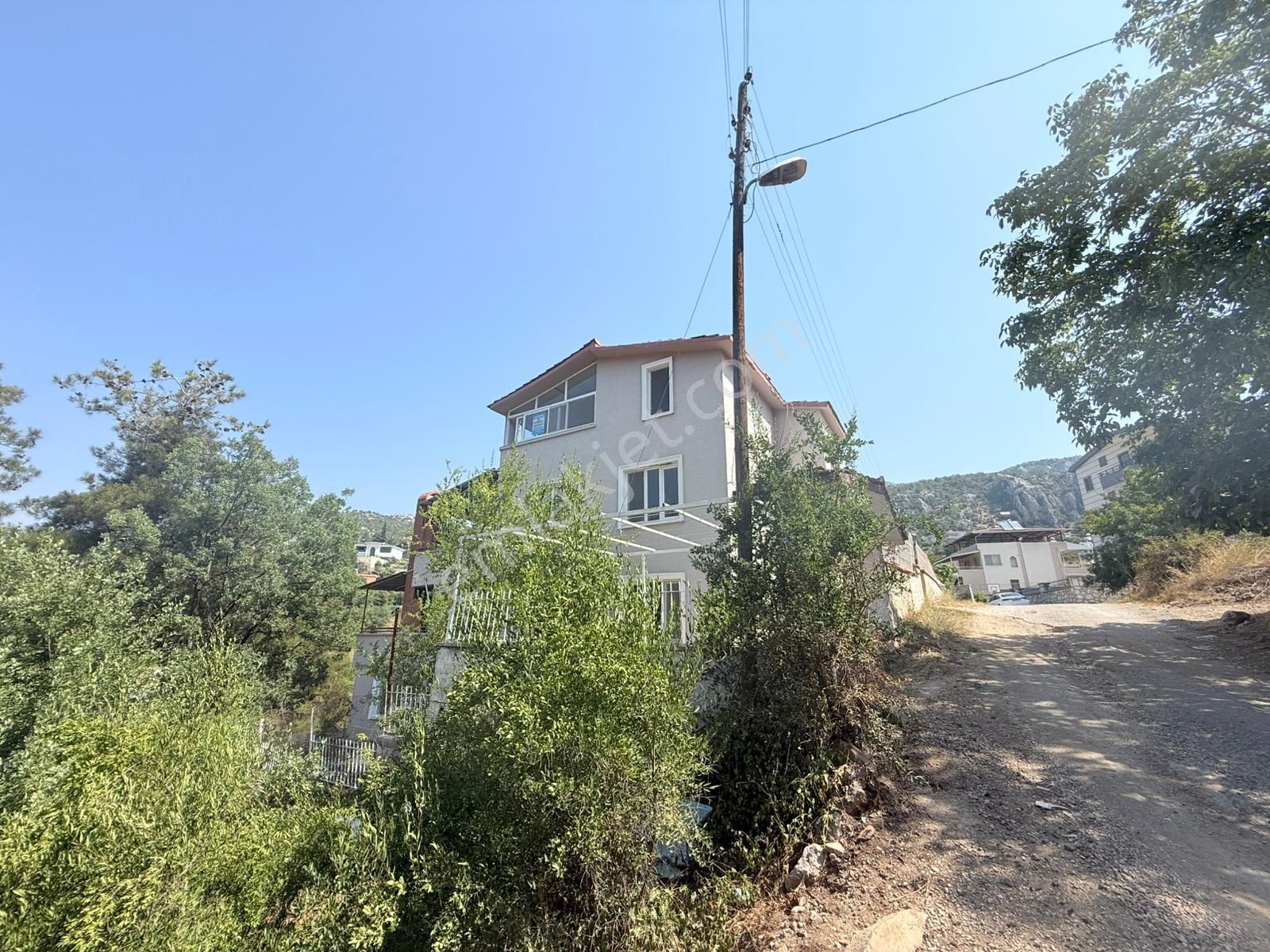 Arve'den Bekir Alanında 3 Katlı Ev Ve 1520 M² Arsayla Eşsiz Fırsat! - Görsel 11