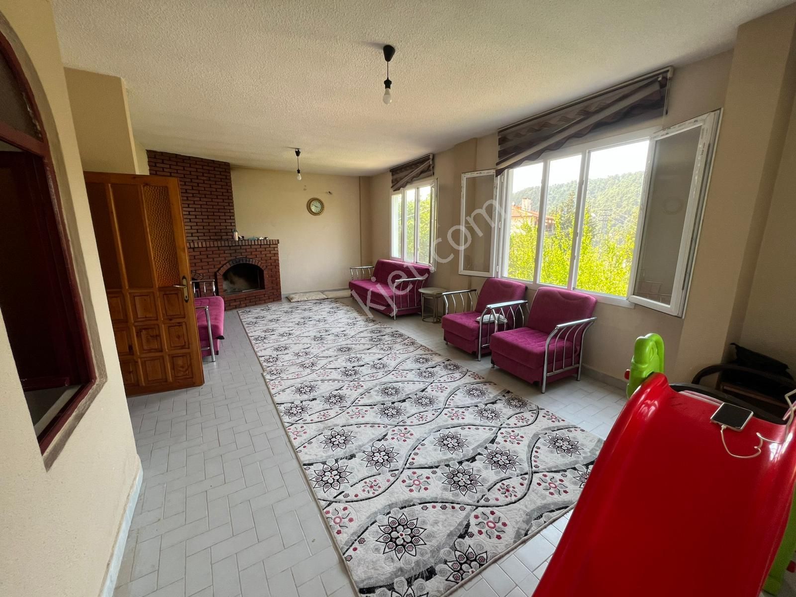 Arve'den Bekir Alanında 3 Katlı Ev Ve 1520 M² Arsayla Eşsiz Fırsat! - Görsel 5