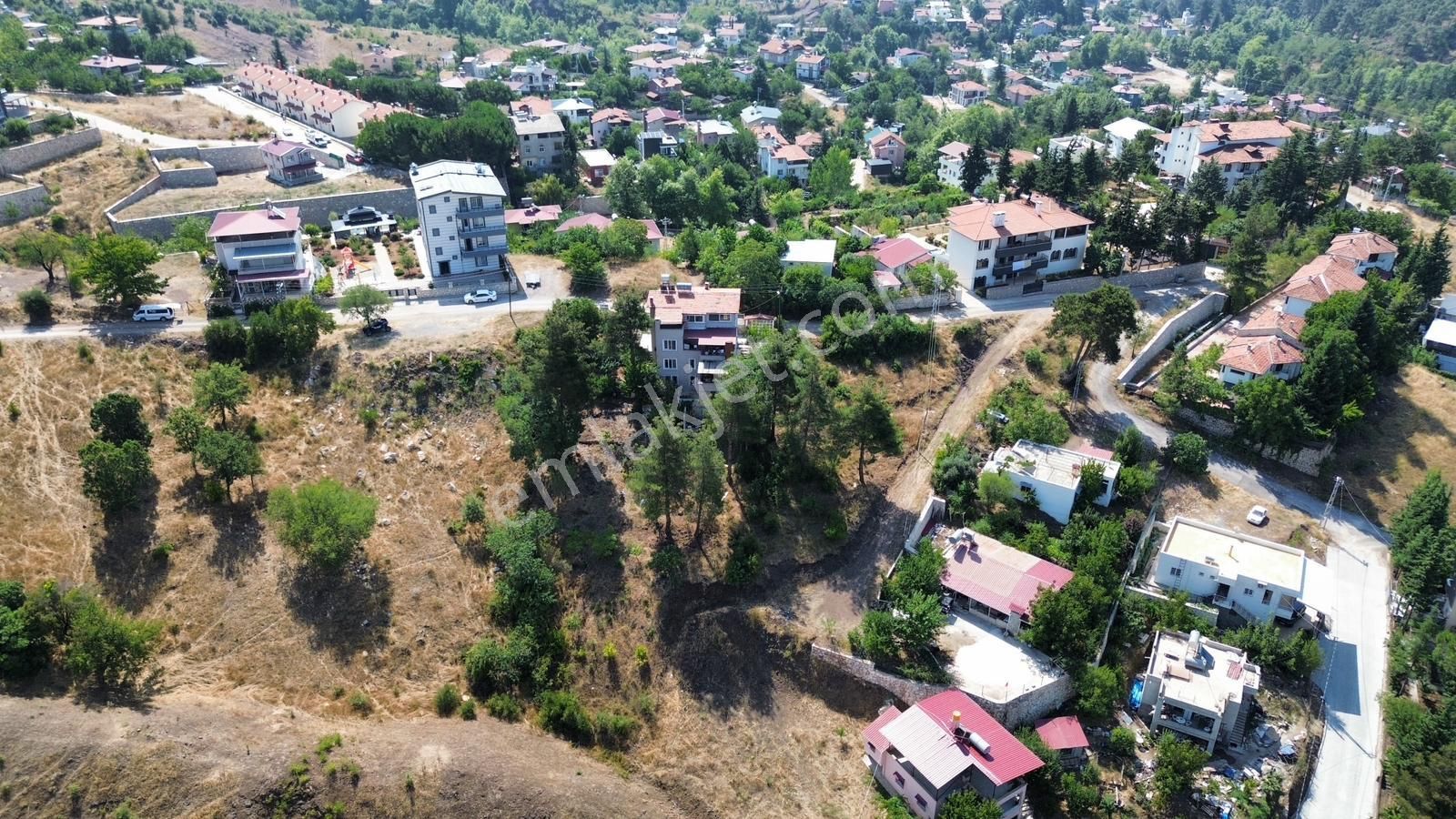 Arve'den Bekir Alanında 3 Katlı Ev Ve 1520 M² Arsayla Eşsiz Fırsat! - Görsel 2